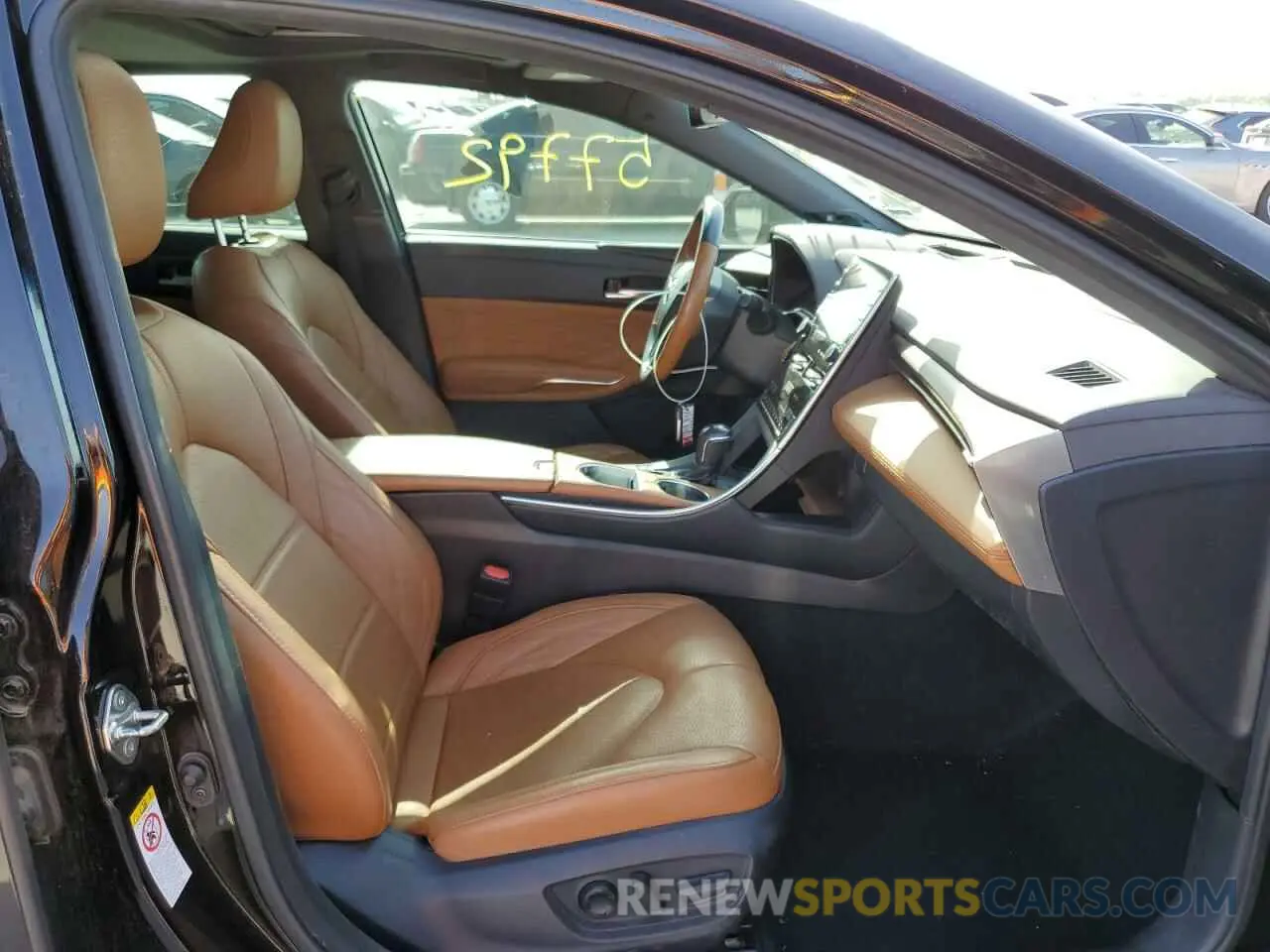 5 Photograph of a damaged car 4T1BZ1FB2KU037698 TOYOTA AVALON 2019