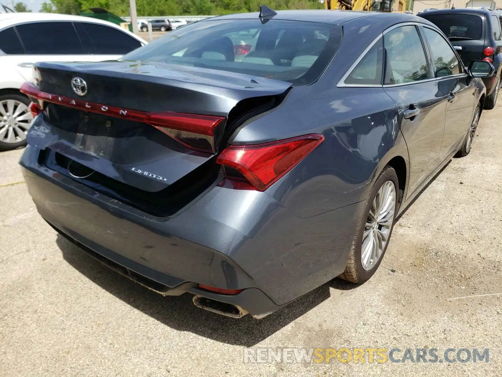 4 Photograph of a damaged car 4T1BZ1FB3KU015435 TOYOTA AVALON 2019
