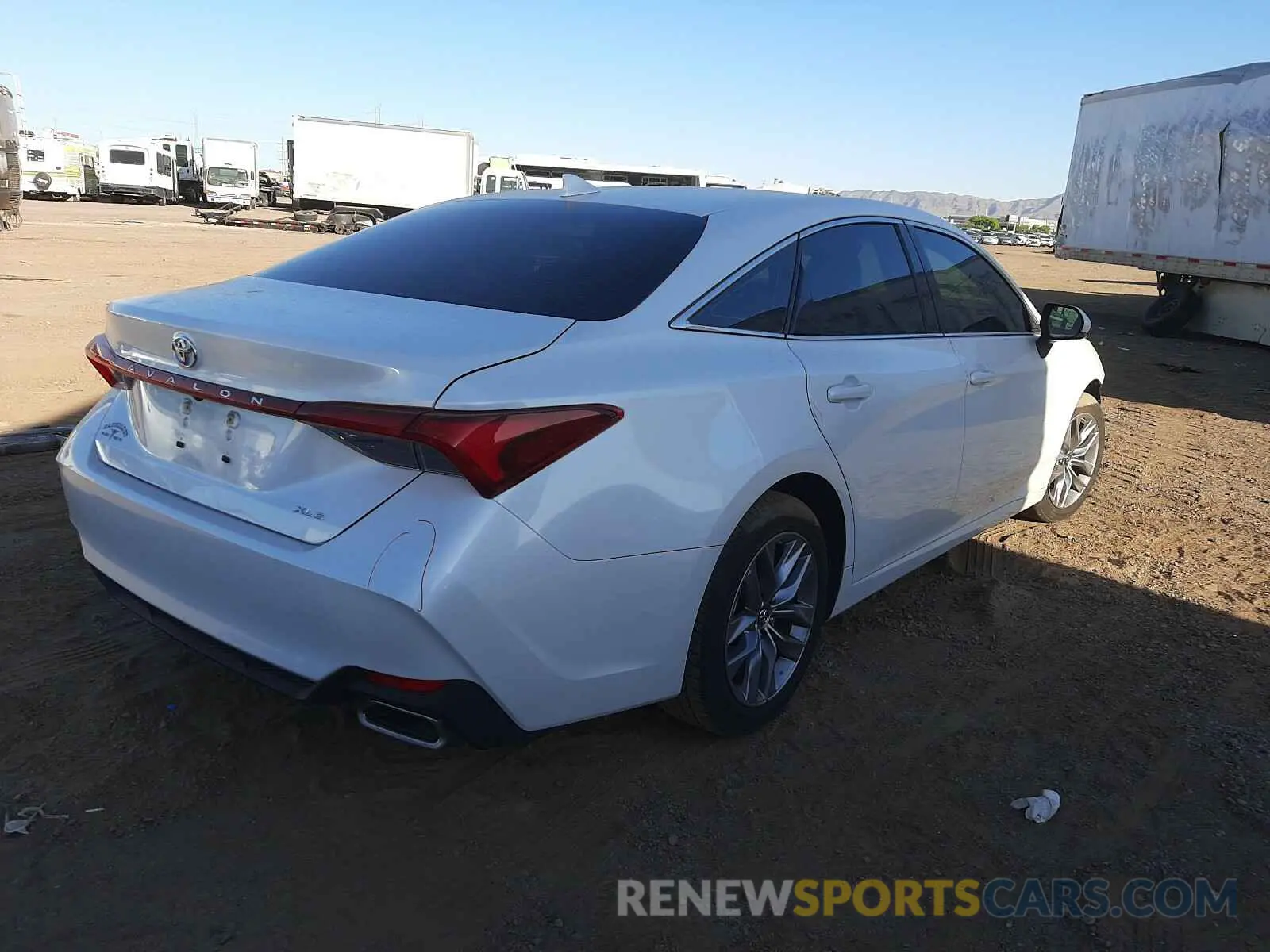4 Photograph of a damaged car 4T1BZ1FB3KU025270 TOYOTA AVALON 2019