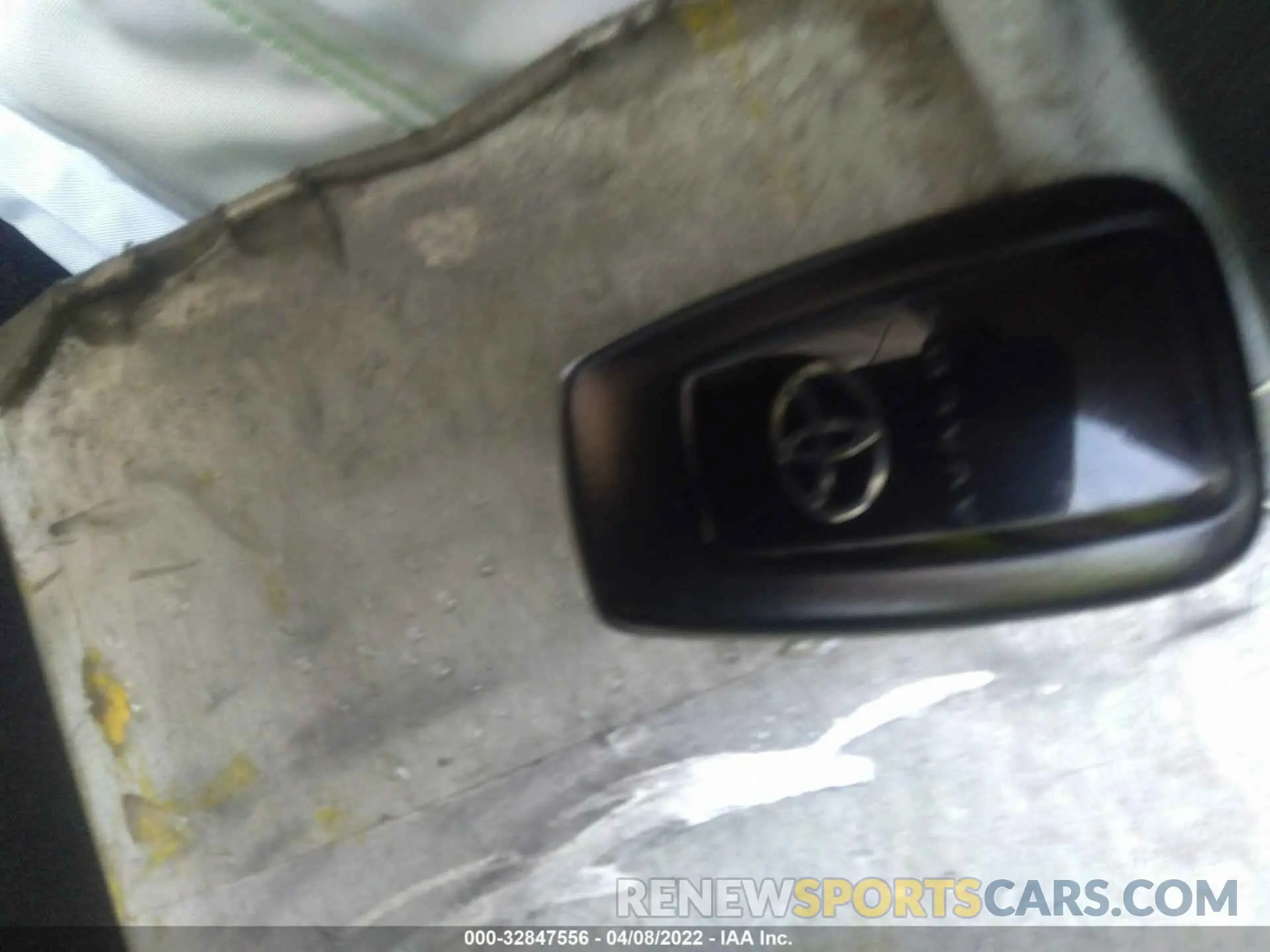 11 Photograph of a damaged car 4T1BZ1FB3KU028721 TOYOTA AVALON 2019