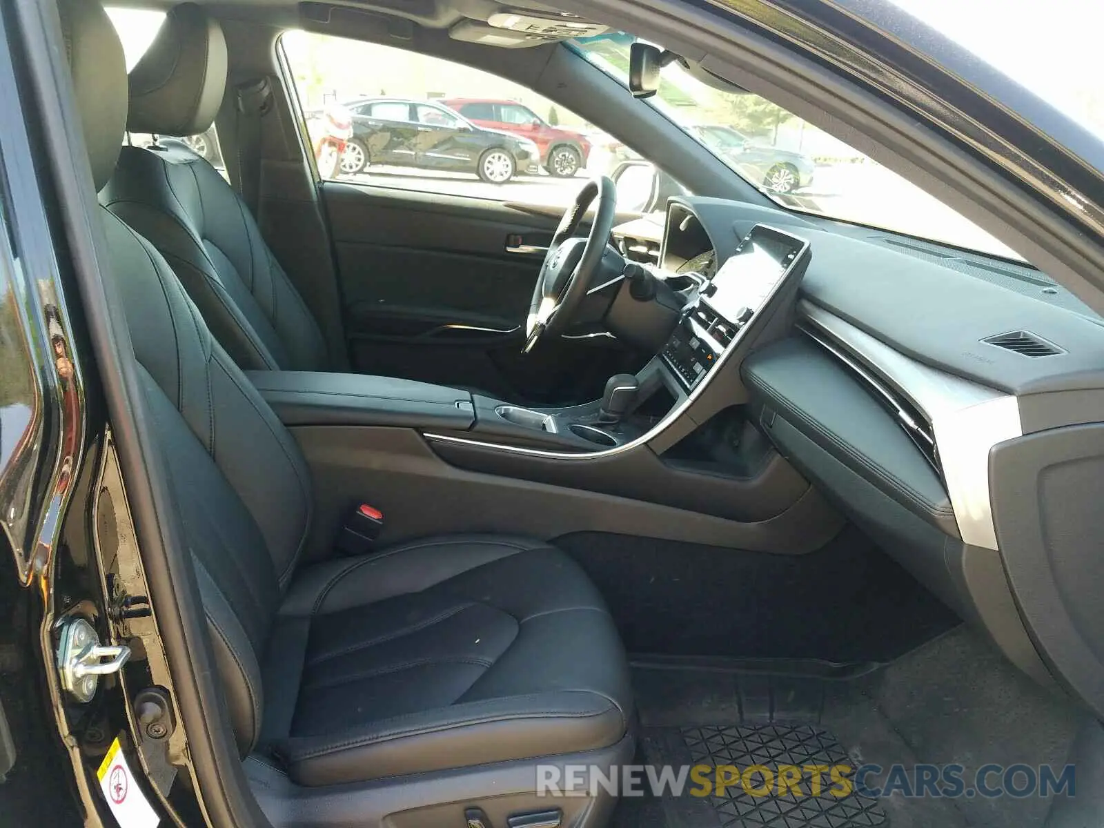 5 Photograph of a damaged car 4T1BZ1FB3KU037631 TOYOTA AVALON 2019