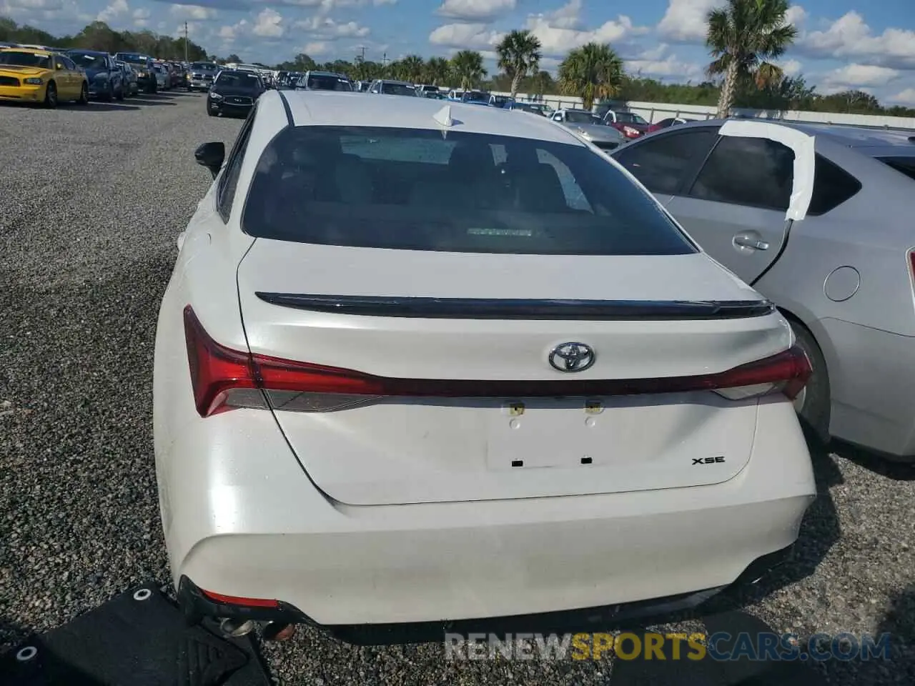 6 Photograph of a damaged car 4T1BZ1FB4KU003665 TOYOTA AVALON 2019
