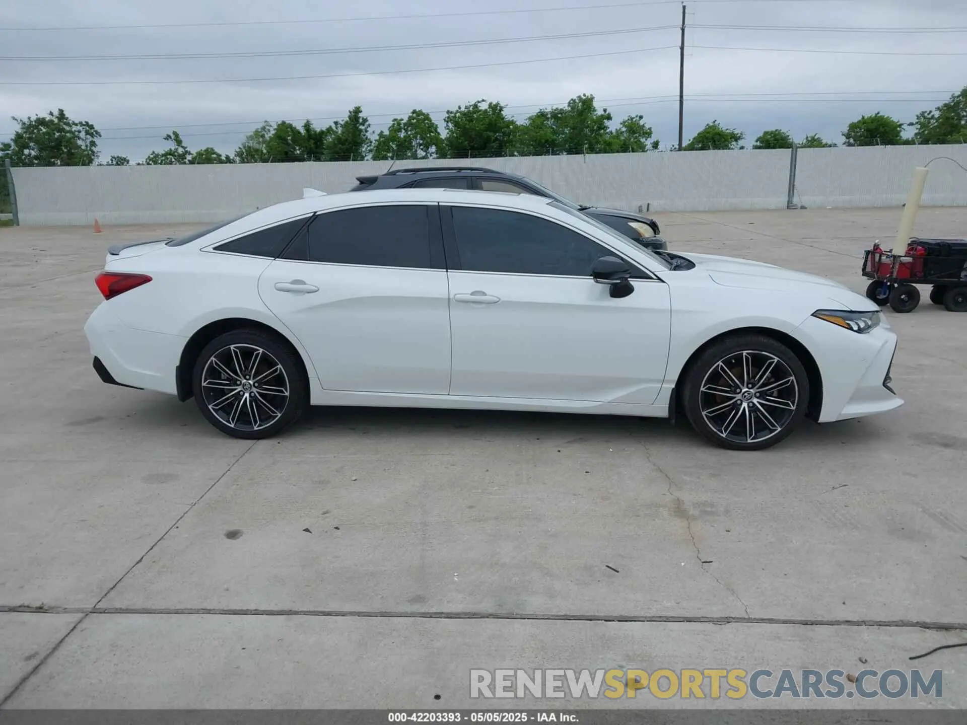 13 Фотография поврежденного автомобиля 4T1BZ1FB4KU032065 TOYOTA AVALON 2019