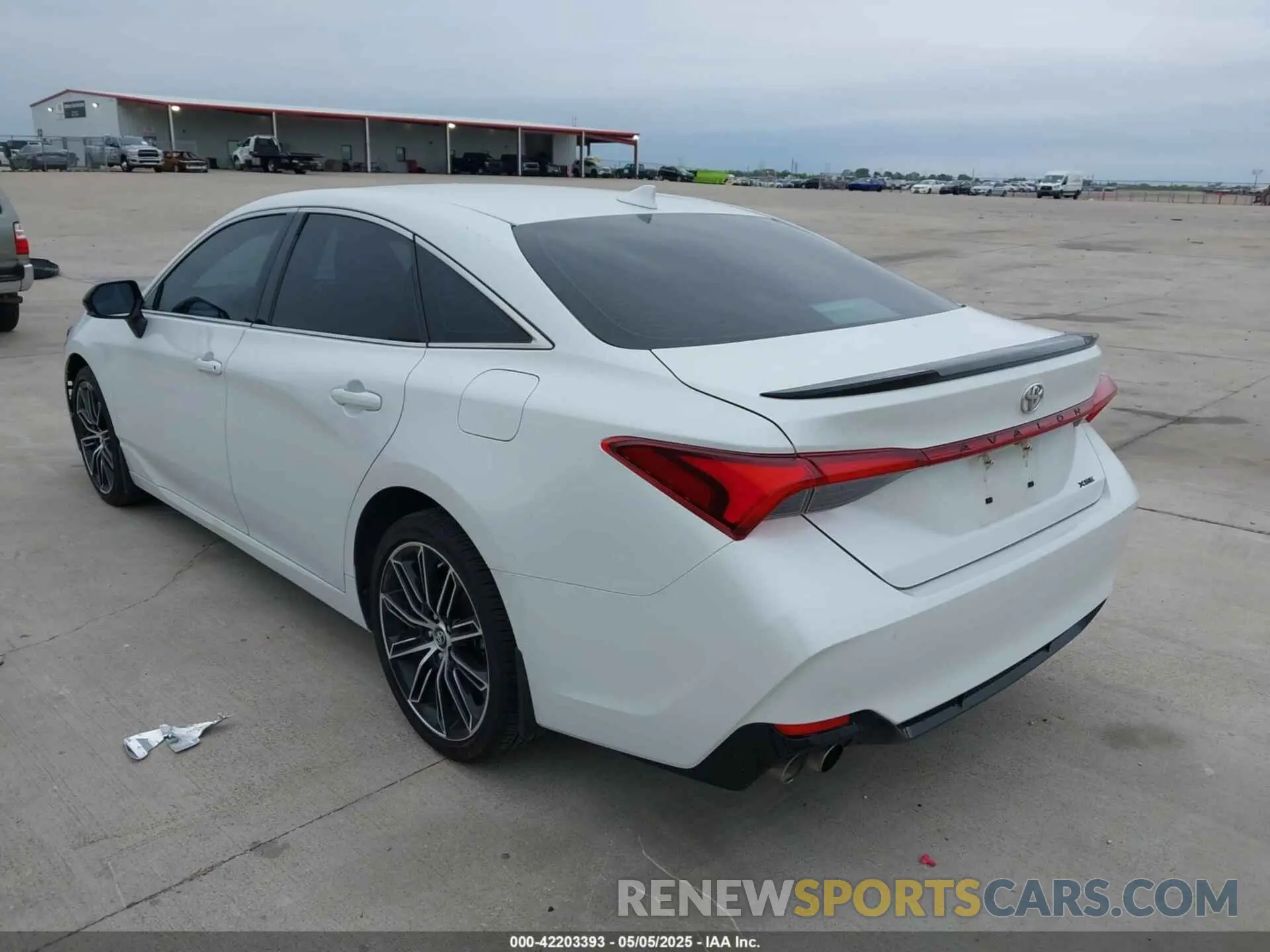 3 Фотография поврежденного автомобиля 4T1BZ1FB4KU032065 TOYOTA AVALON 2019