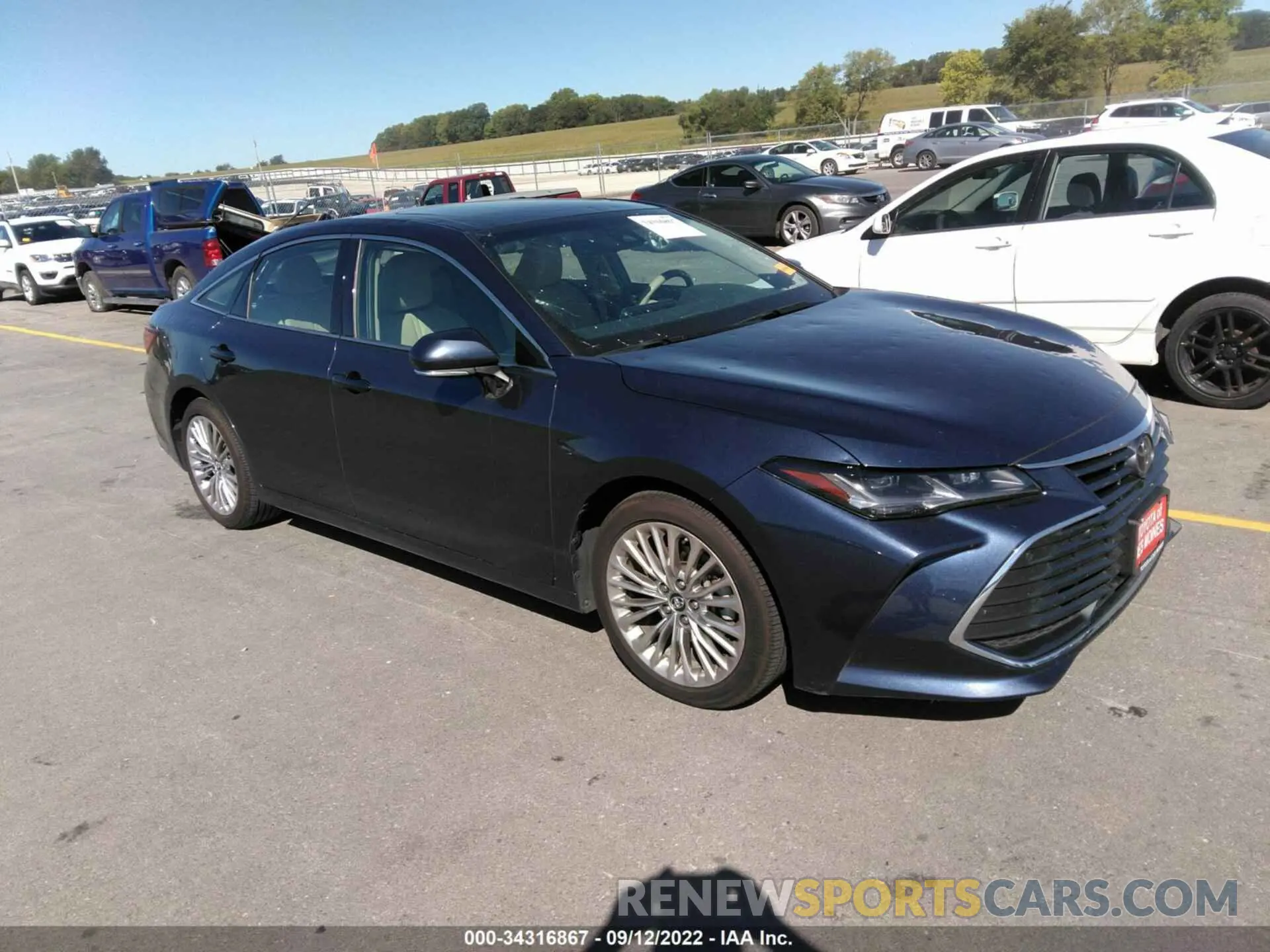1 Photograph of a damaged car 4T1BZ1FB6KU011136 TOYOTA AVALON 2019