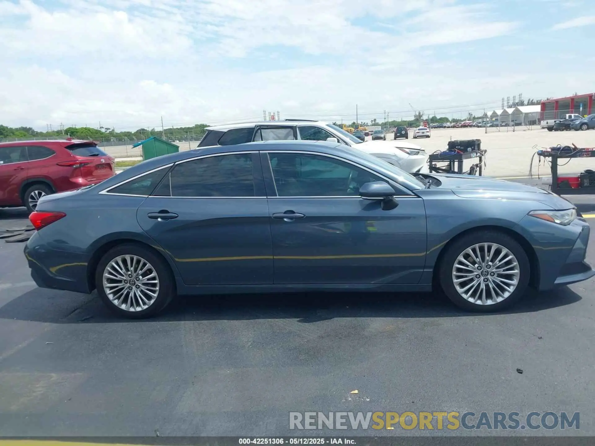 13 Фотография поврежденного автомобиля 4T1BZ1FB6KU013078 TOYOTA AVALON 2019