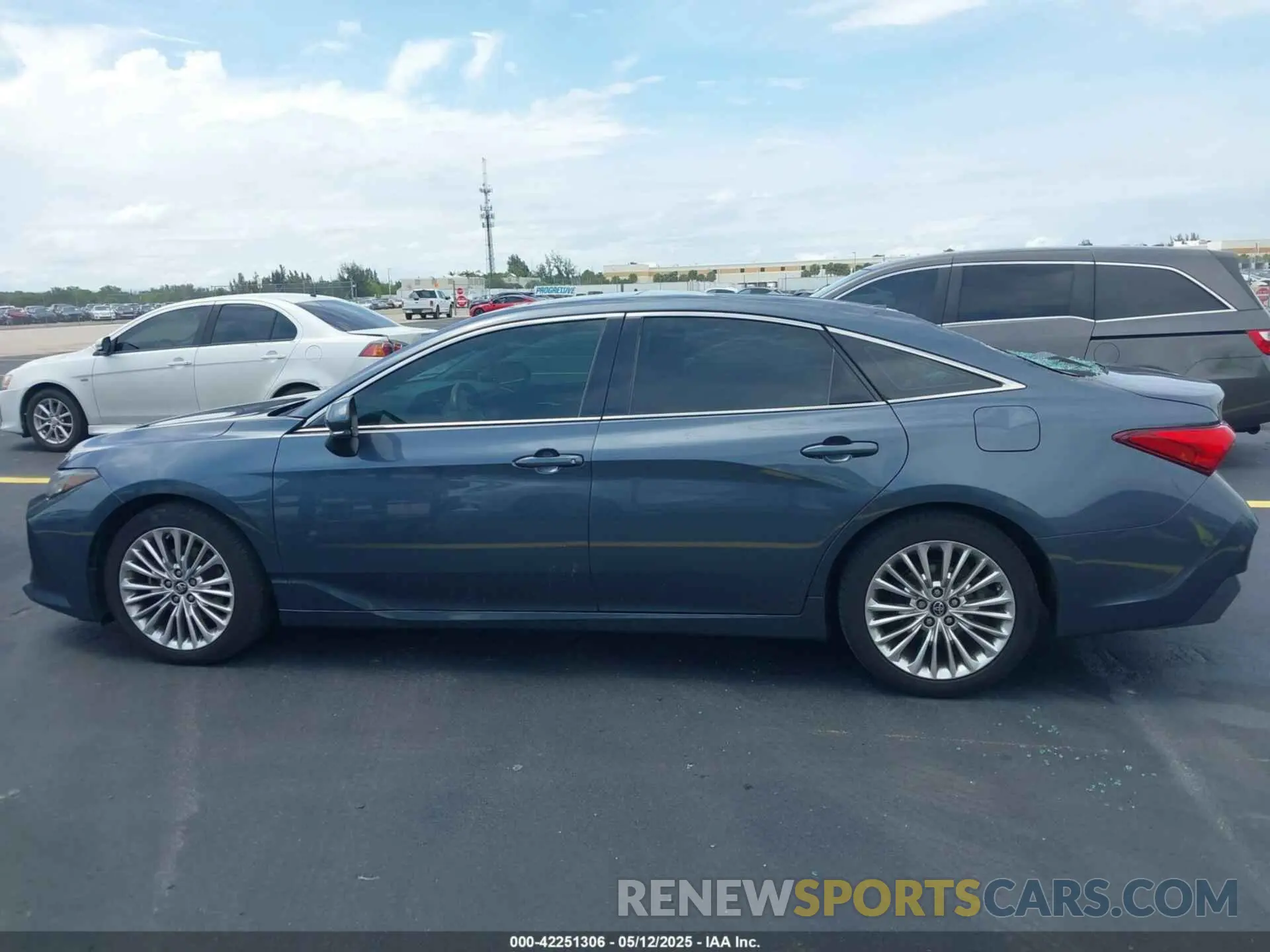 14 Фотография поврежденного автомобиля 4T1BZ1FB6KU013078 TOYOTA AVALON 2019