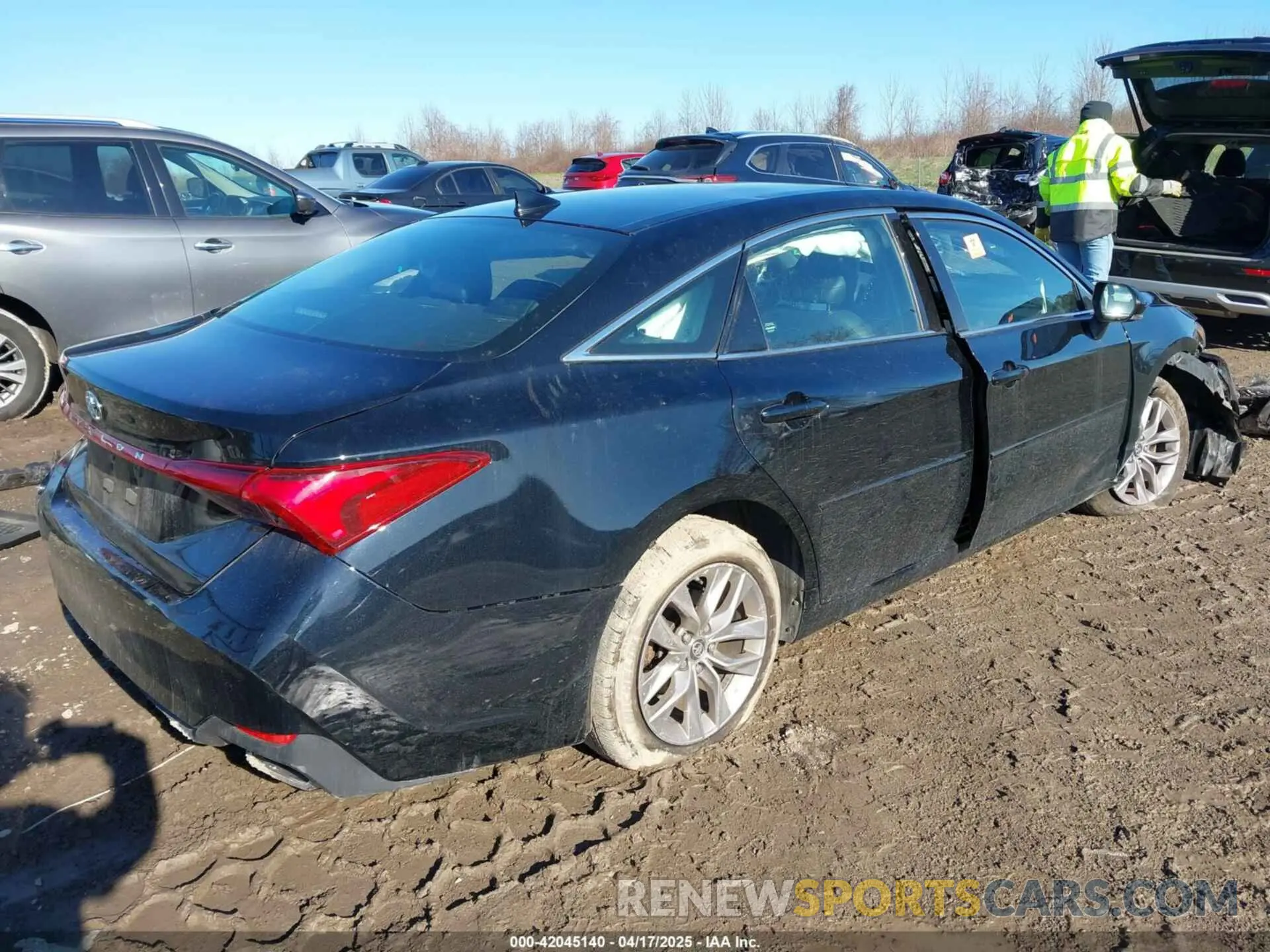 4 Фотография поврежденного автомобиля 4T1BZ1FB6KU013940 TOYOTA AVALON 2019