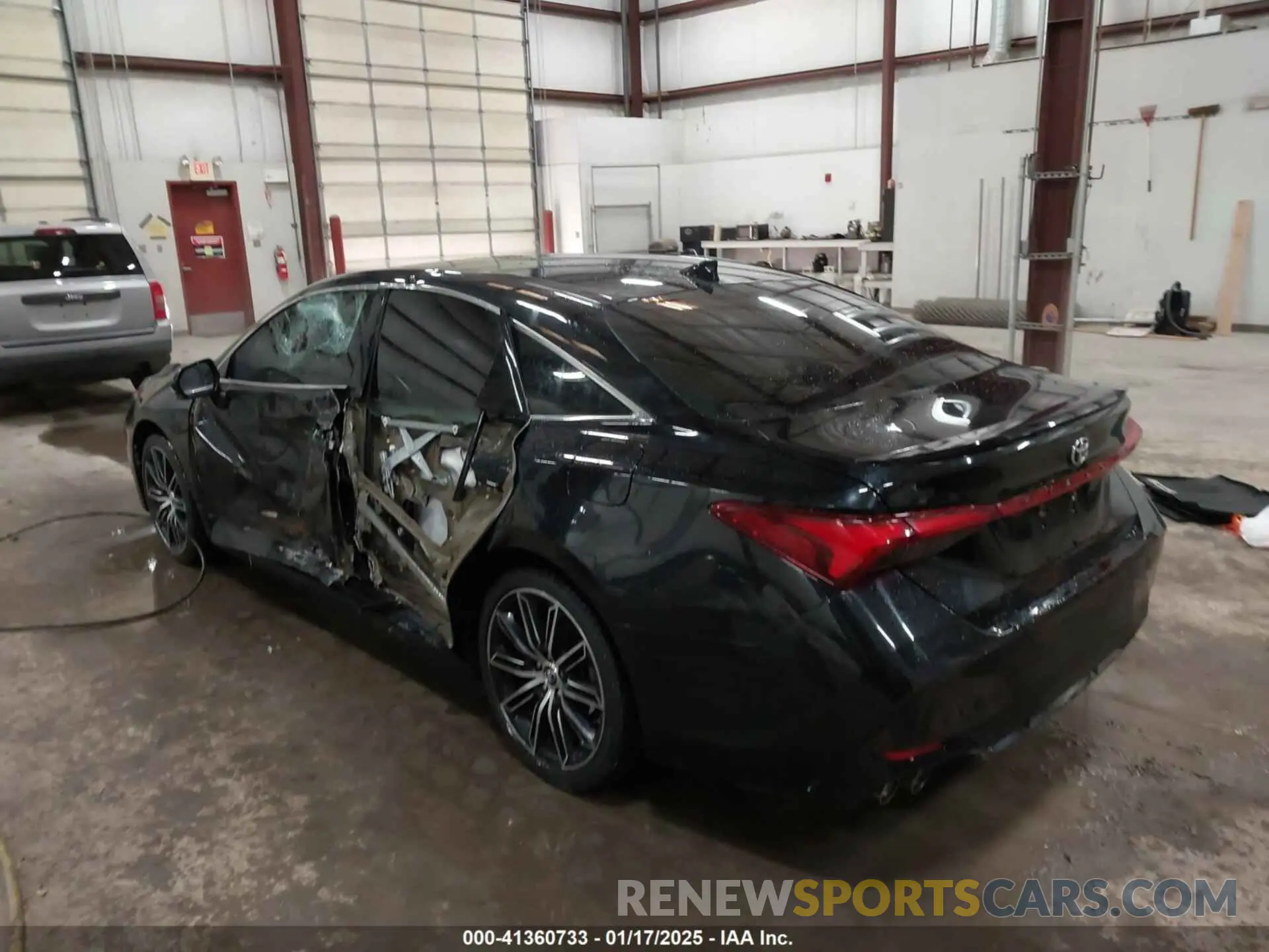 3 Фотография поврежденного автомобиля 4T1BZ1FB6KU014330 TOYOTA AVALON 2019
