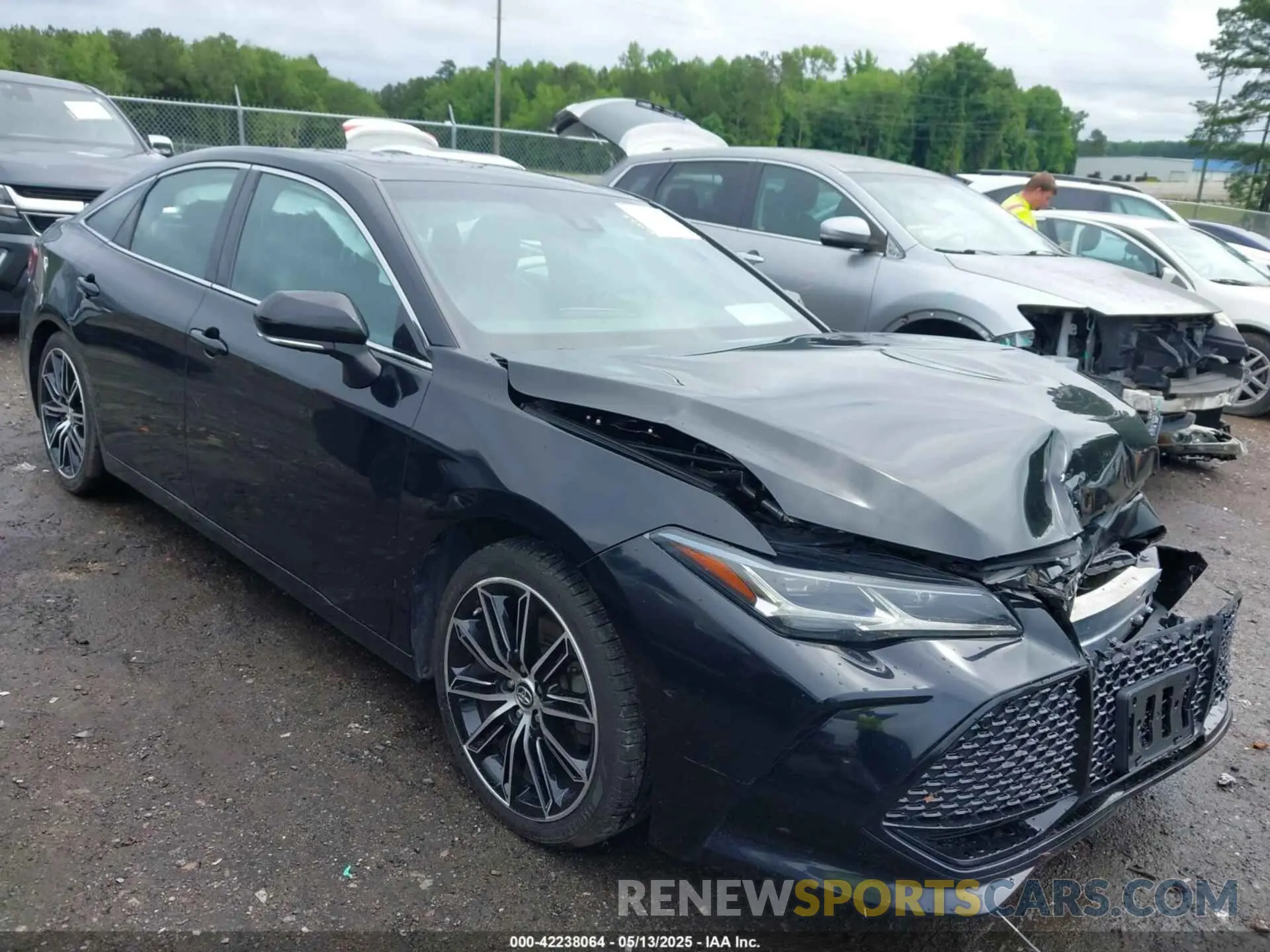1 Фотография поврежденного автомобиля 4T1BZ1FB6KU018376 TOYOTA AVALON 2019