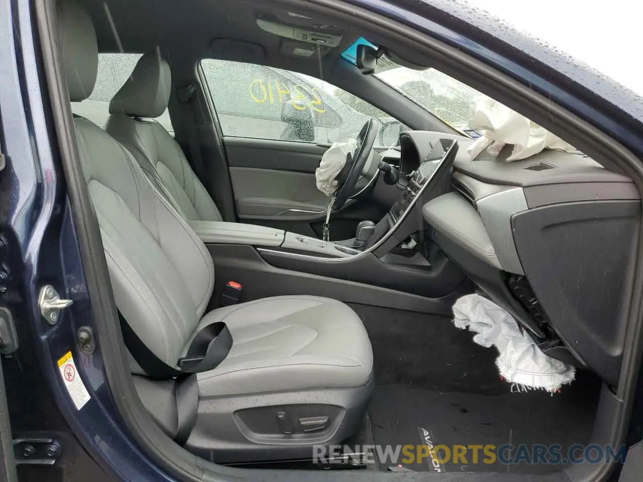 5 Photograph of a damaged car 4T1BZ1FB6KU035193 TOYOTA AVALON 2019