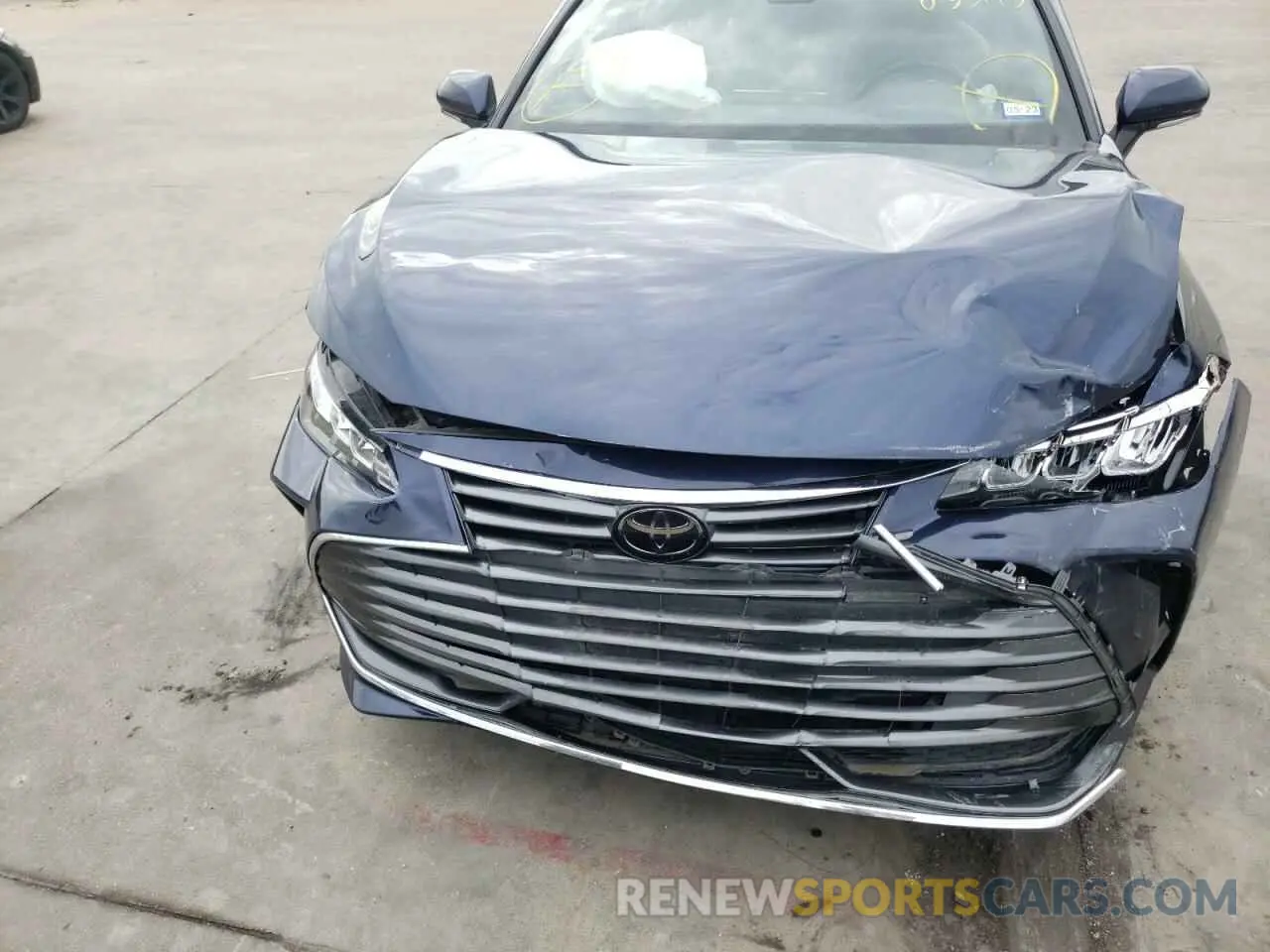 9 Photograph of a damaged car 4T1BZ1FB6KU035193 TOYOTA AVALON 2019