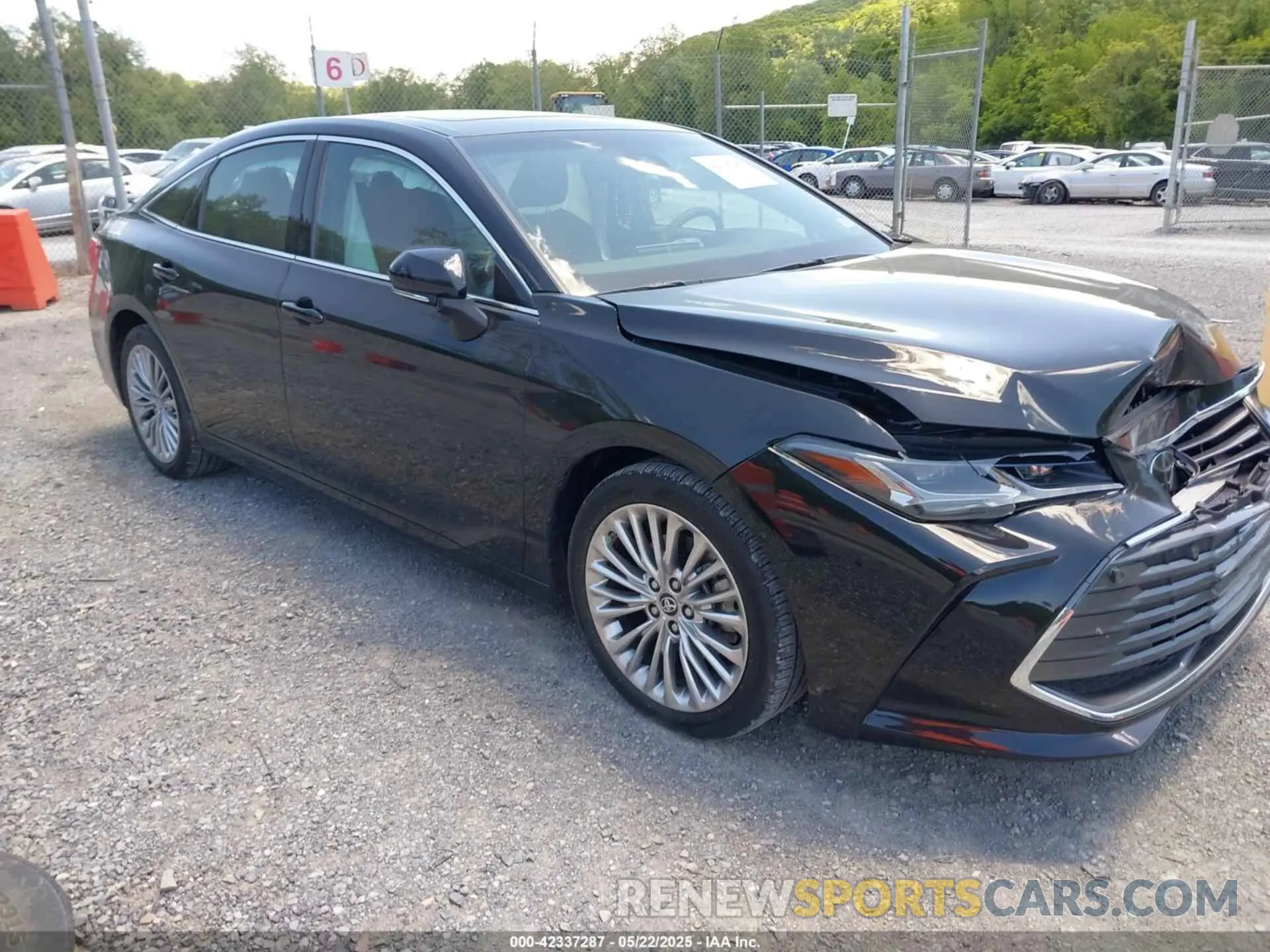1 Photograph of a damaged car 4T1BZ1FB7KU028110 TOYOTA AVALON 2019