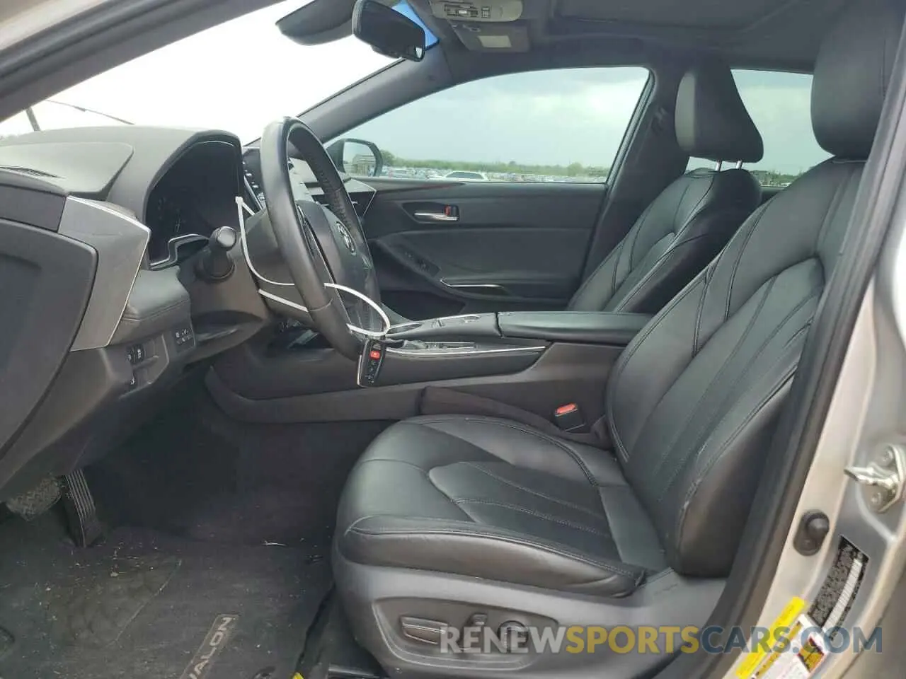 7 Photograph of a damaged car 4T1BZ1FB8KU005001 TOYOTA AVALON 2019