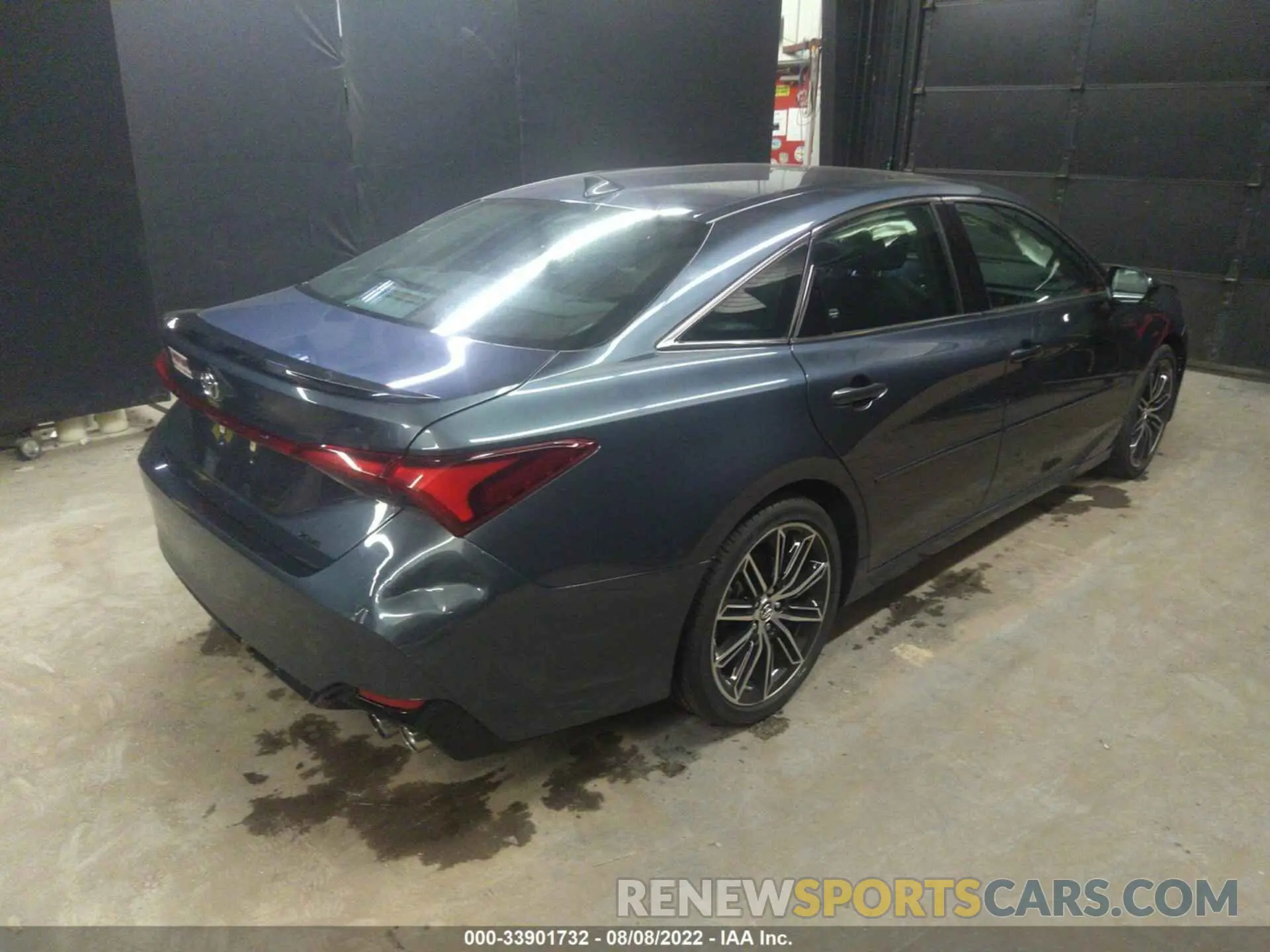4 Photograph of a damaged car 4T1BZ1FB8KU011350 TOYOTA AVALON 2019