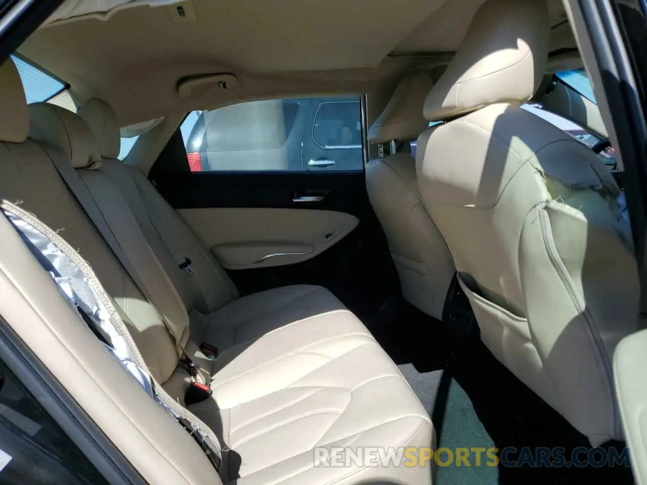10 Photograph of a damaged car 4T1BZ1FB8KU014555 TOYOTA AVALON 2019