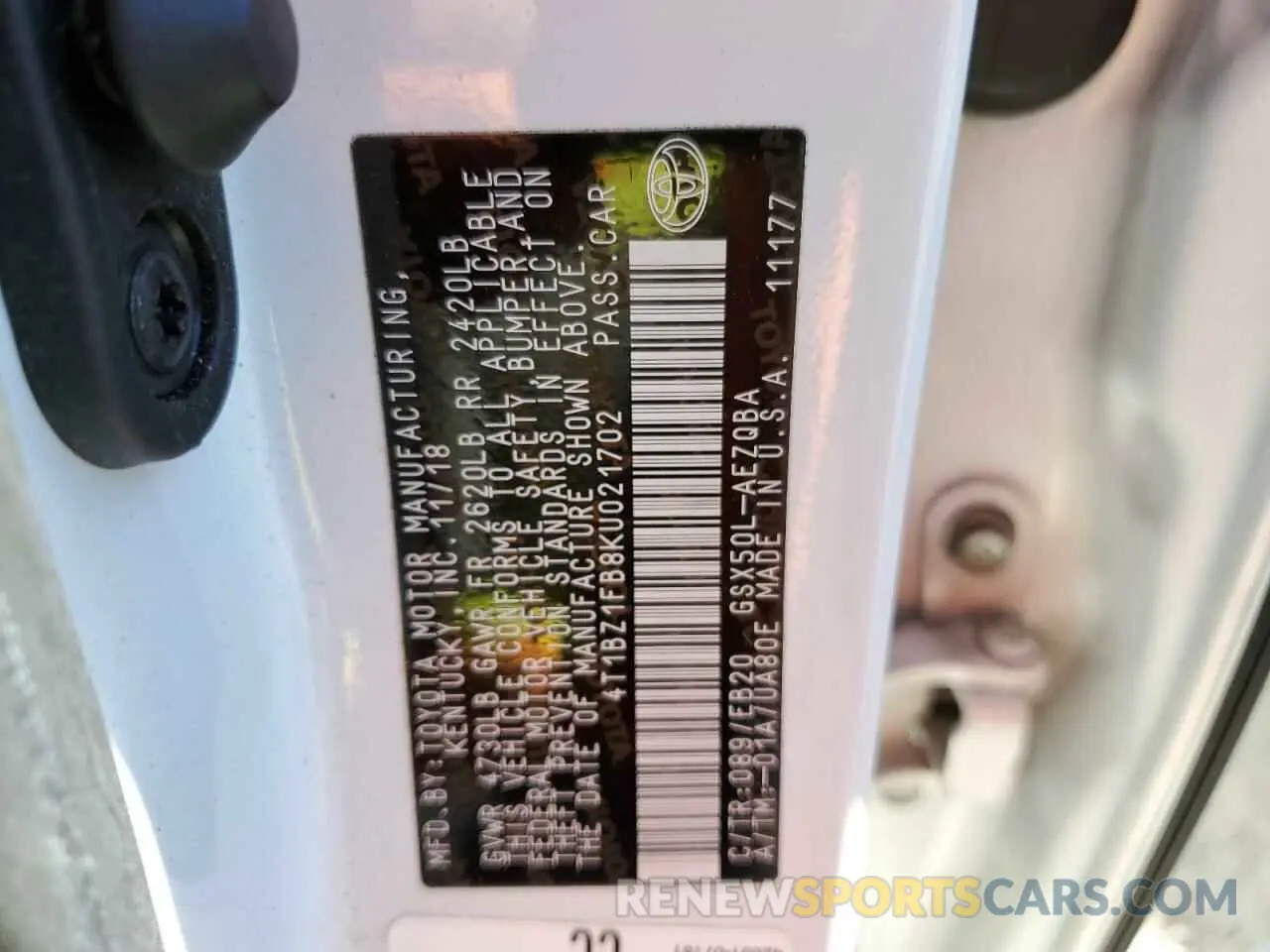 10 Photograph of a damaged car 4T1BZ1FB8KU021702 TOYOTA AVALON 2019