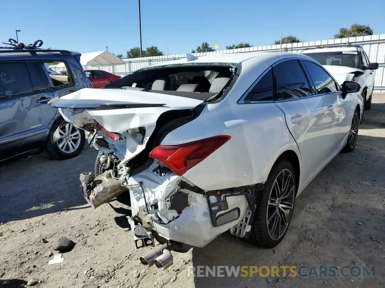 4 Photograph of a damaged car 4T1BZ1FB8KU021702 TOYOTA AVALON 2019