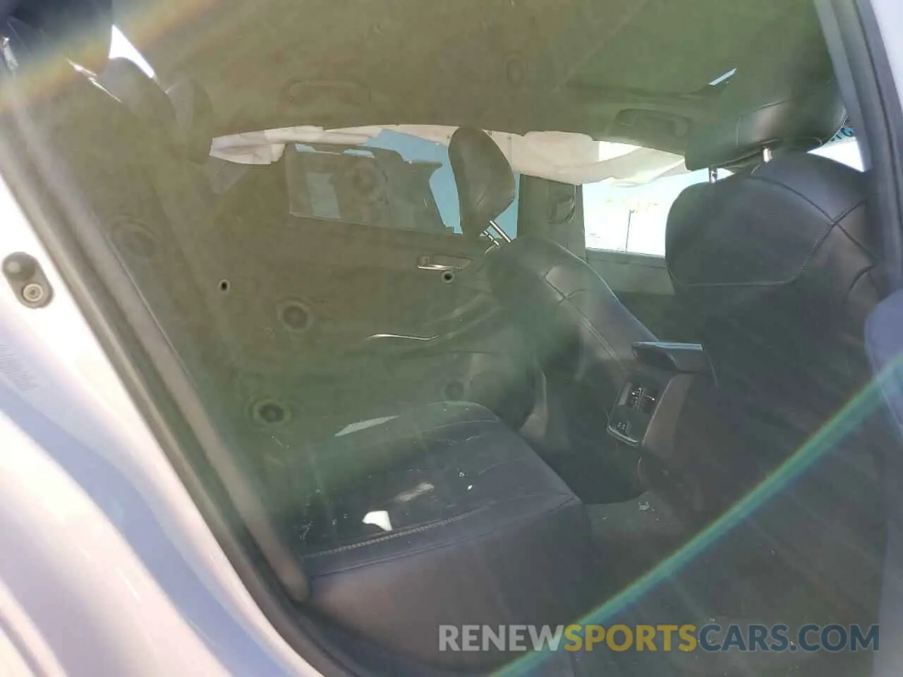 6 Photograph of a damaged car 4T1BZ1FB8KU021702 TOYOTA AVALON 2019