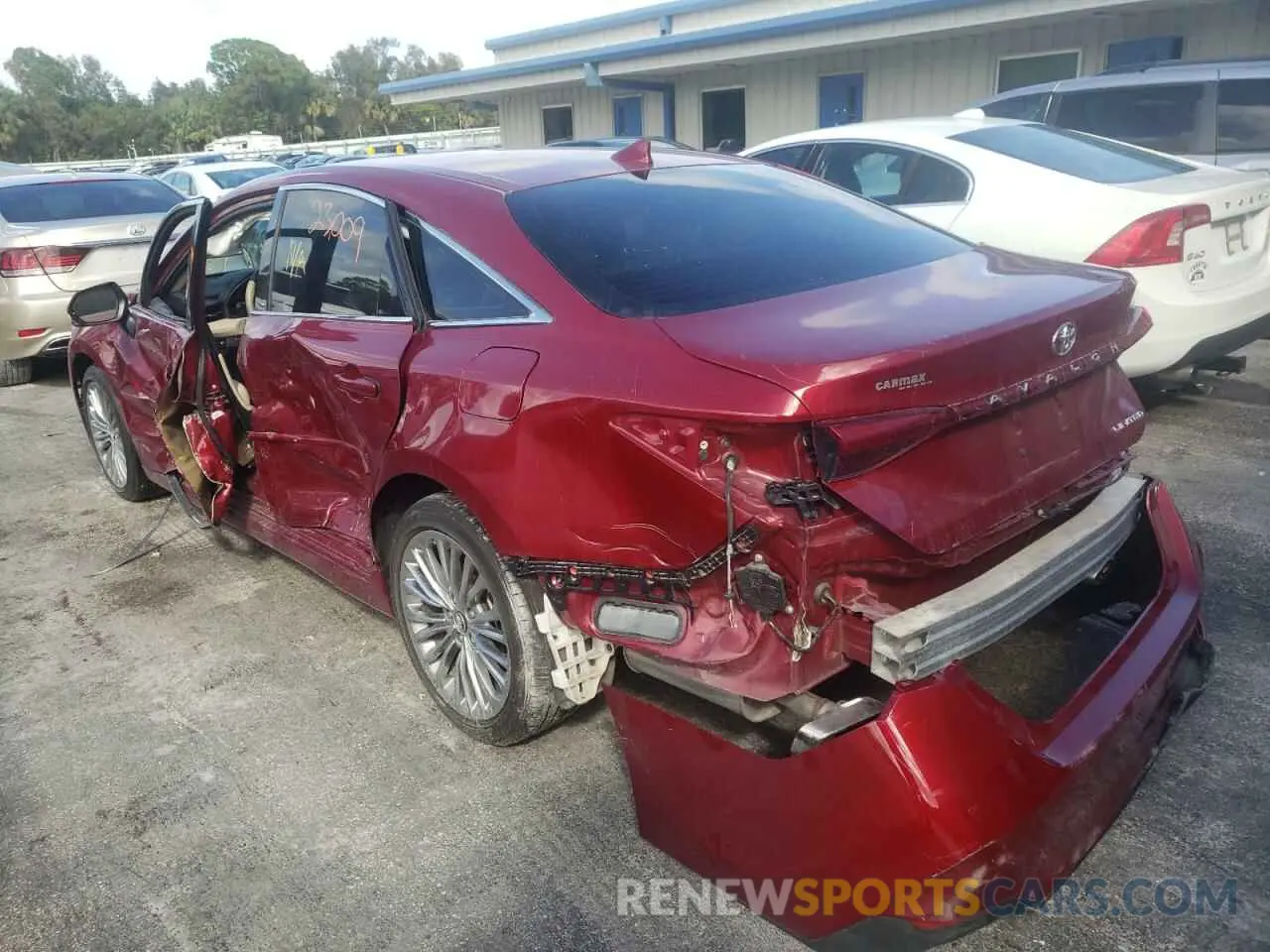 9 Photograph of a damaged car 4T1BZ1FB8KU023899 TOYOTA AVALON 2019