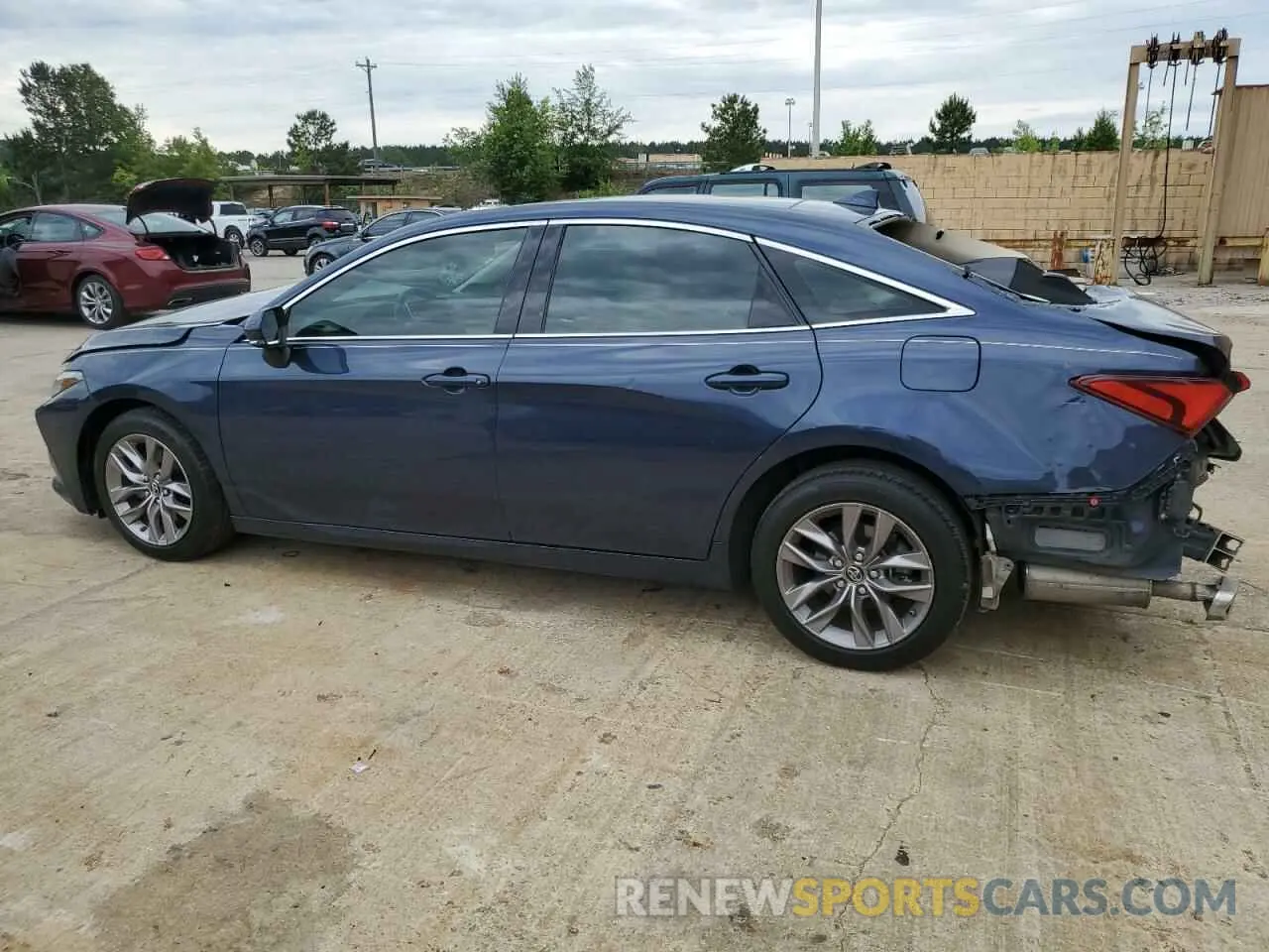 2 Photograph of a damaged car 4T1BZ1FB9KU005153 TOYOTA AVALON 2019