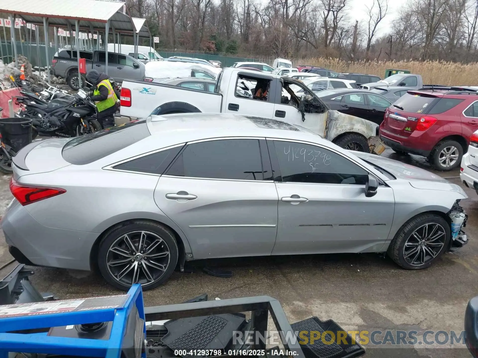 14 Photograph of a damaged car 4T1BZ1FB9KU005475 TOYOTA AVALON 2019