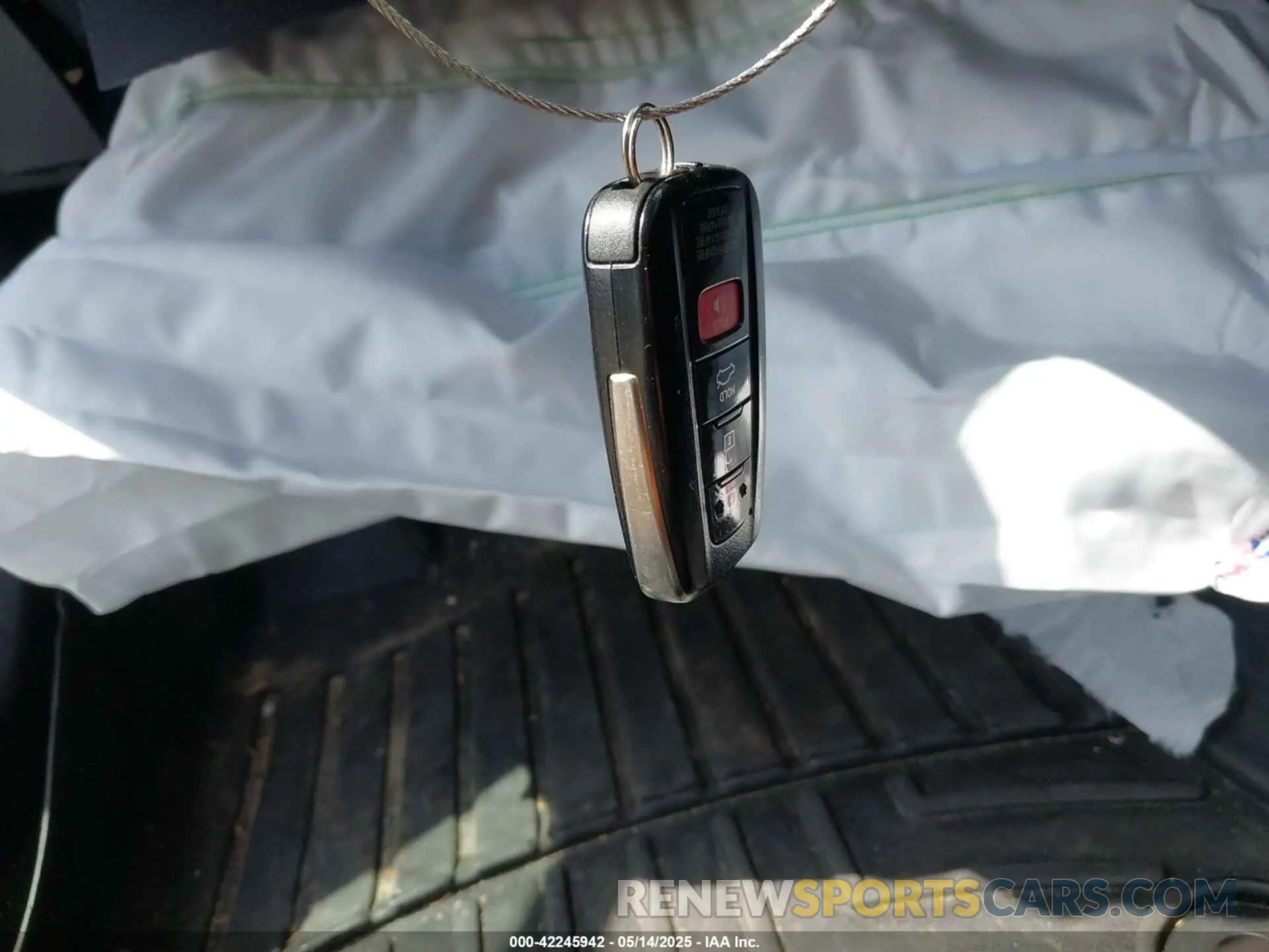 11 Photograph of a damaged car 4T1BZ1FBXKU012242 TOYOTA AVALON 2019