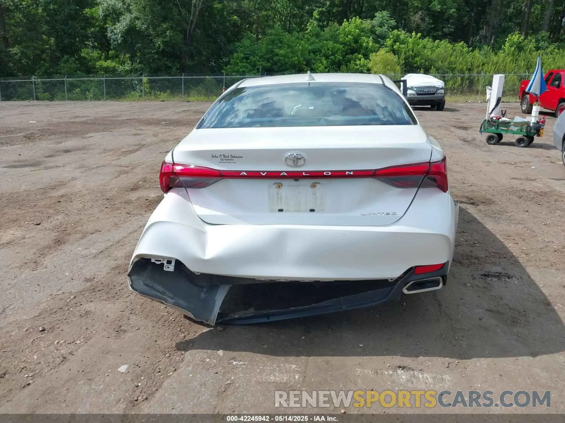 16 Photograph of a damaged car 4T1BZ1FBXKU012242 TOYOTA AVALON 2019
