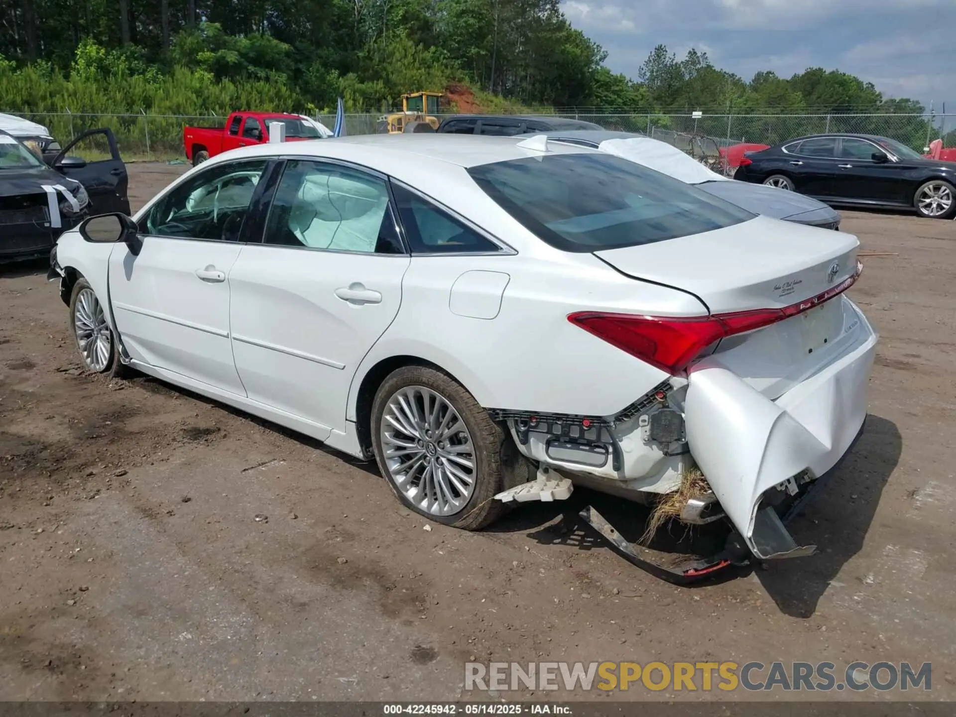 3 Photograph of a damaged car 4T1BZ1FBXKU012242 TOYOTA AVALON 2019