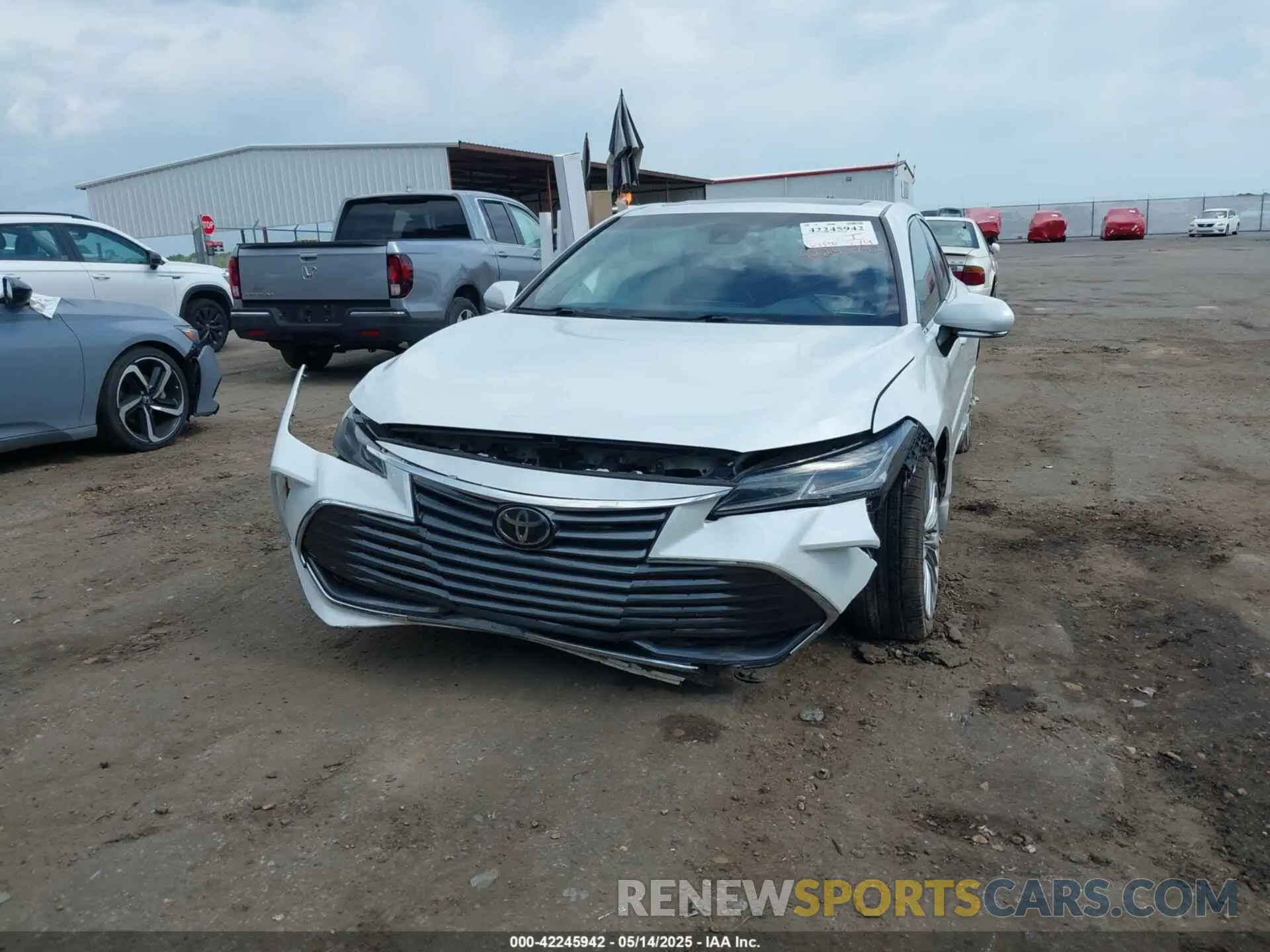 6 Photograph of a damaged car 4T1BZ1FBXKU012242 TOYOTA AVALON 2019
