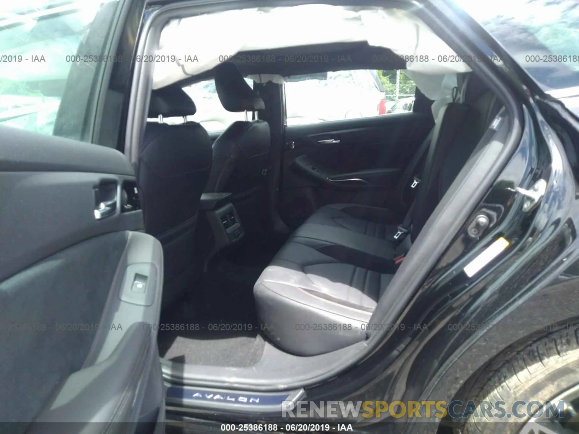 8 Photograph of a damaged car 4T1BZ1FBXKU020258 TOYOTA AVALON 2019