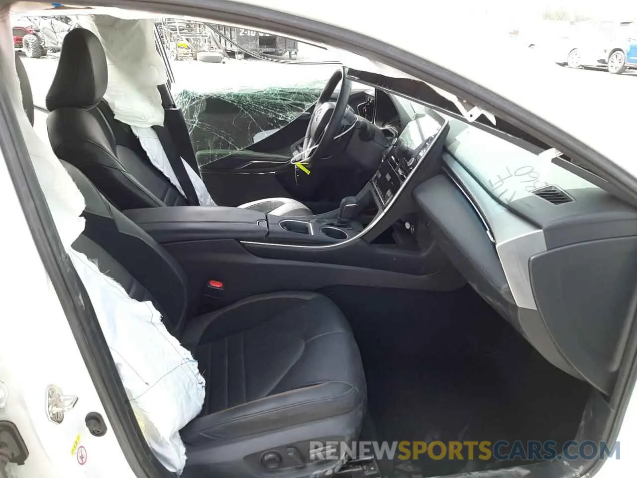 5 Photograph of a damaged car 4T1BZ1FBXKU022060 TOYOTA AVALON 2019