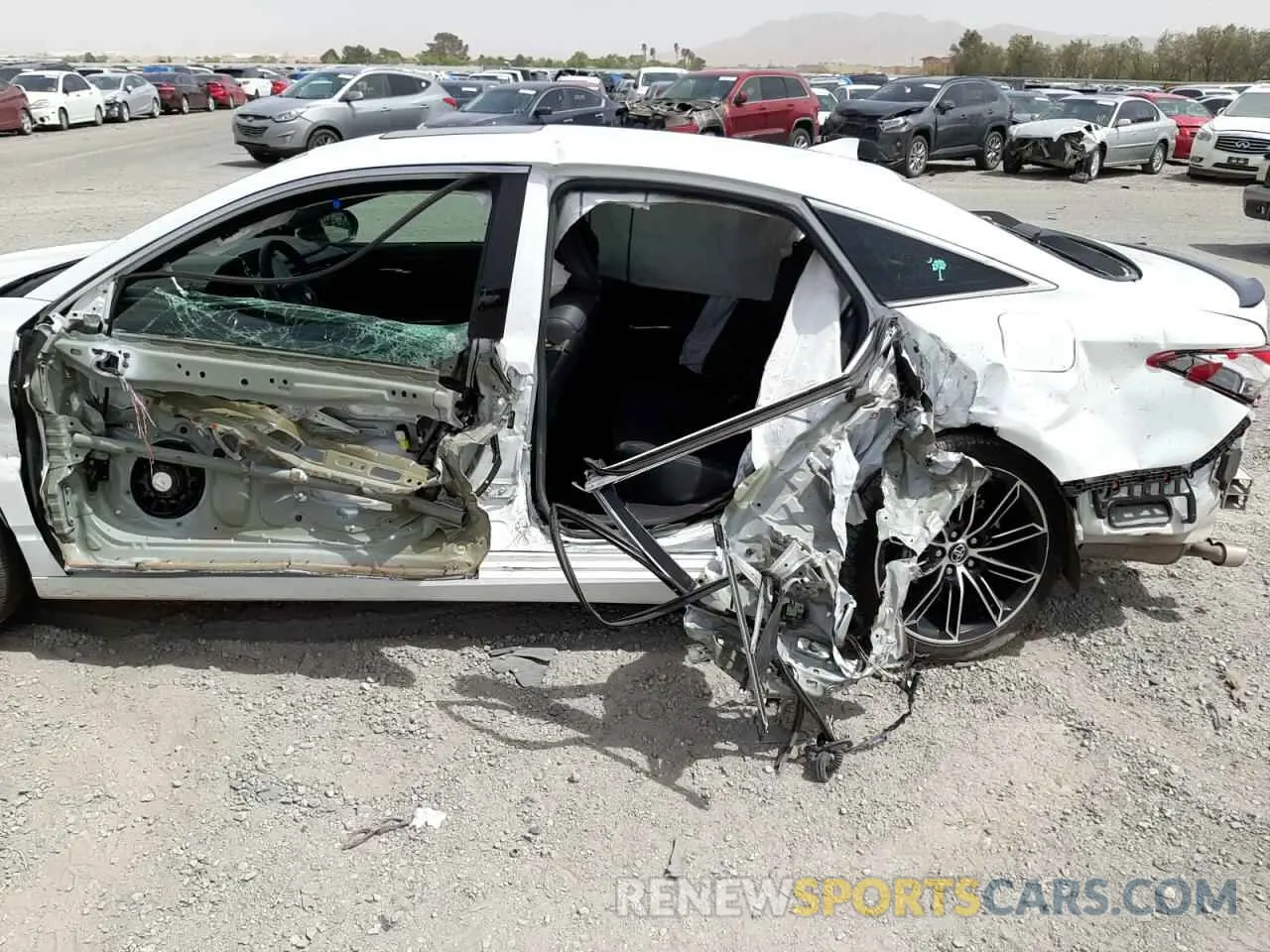 9 Photograph of a damaged car 4T1BZ1FBXKU022060 TOYOTA AVALON 2019