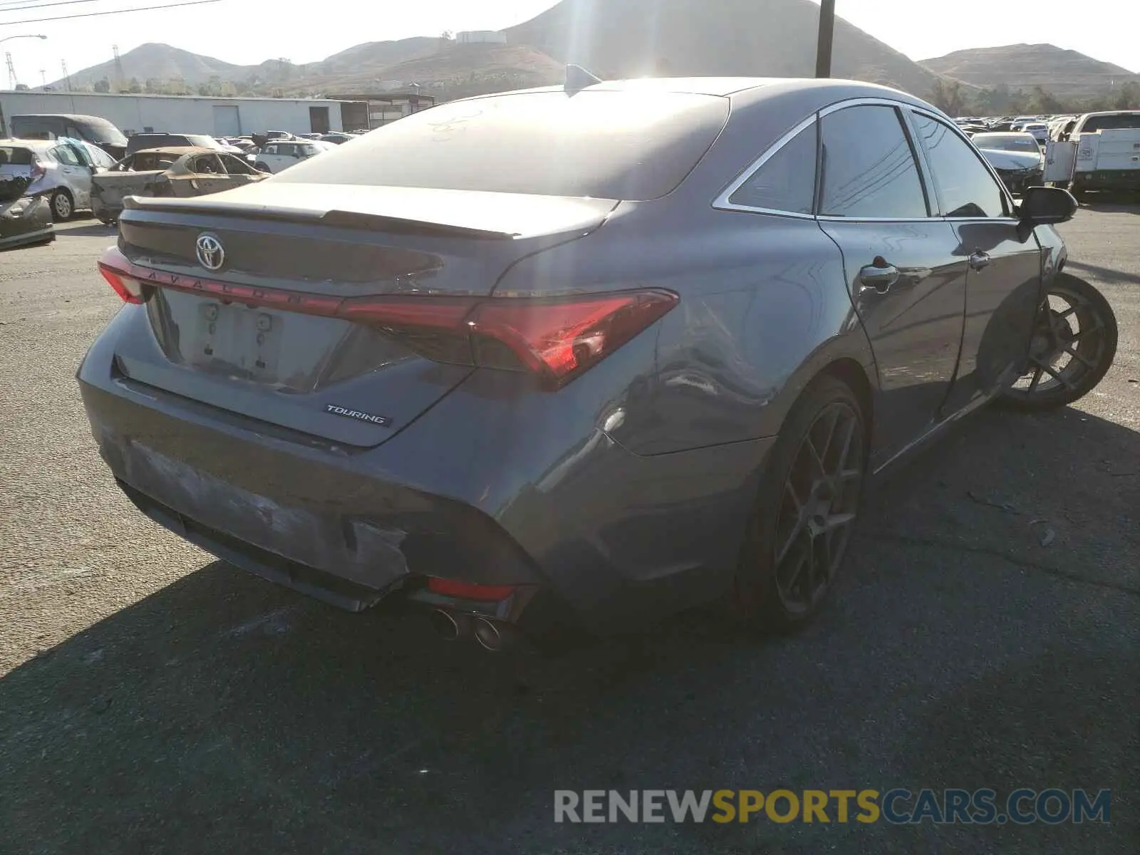 4 Photograph of a damaged car 4T1BZ1FBXKU023905 TOYOTA AVALON 2019