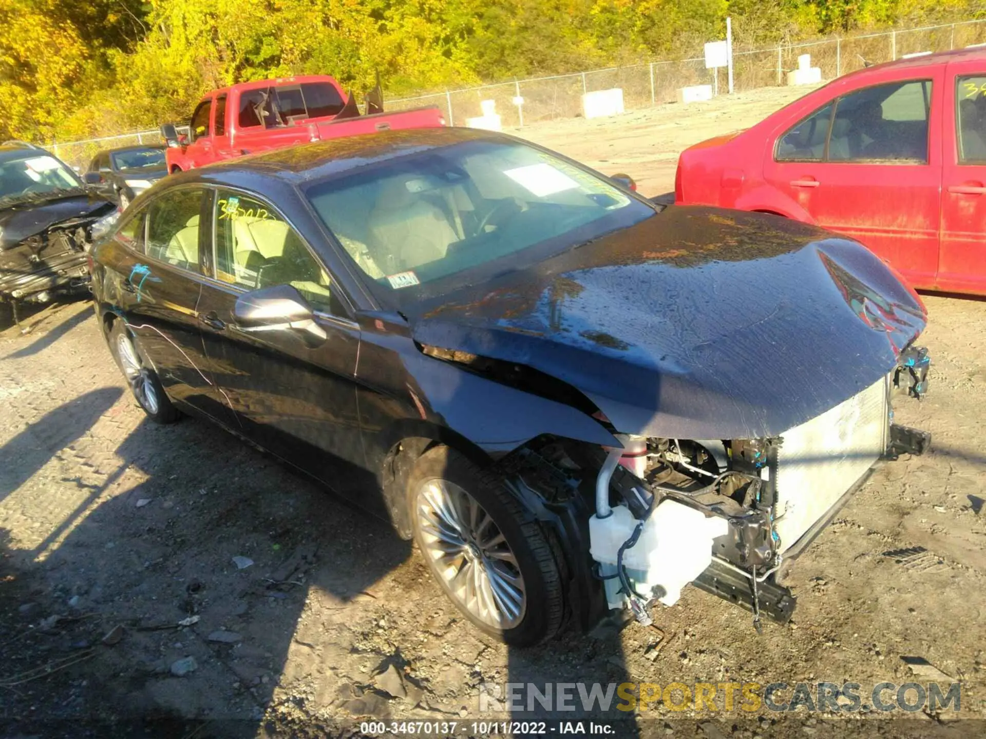 1 Photograph of a damaged car 4T1BZ1FBXKU028196 TOYOTA AVALON 2019