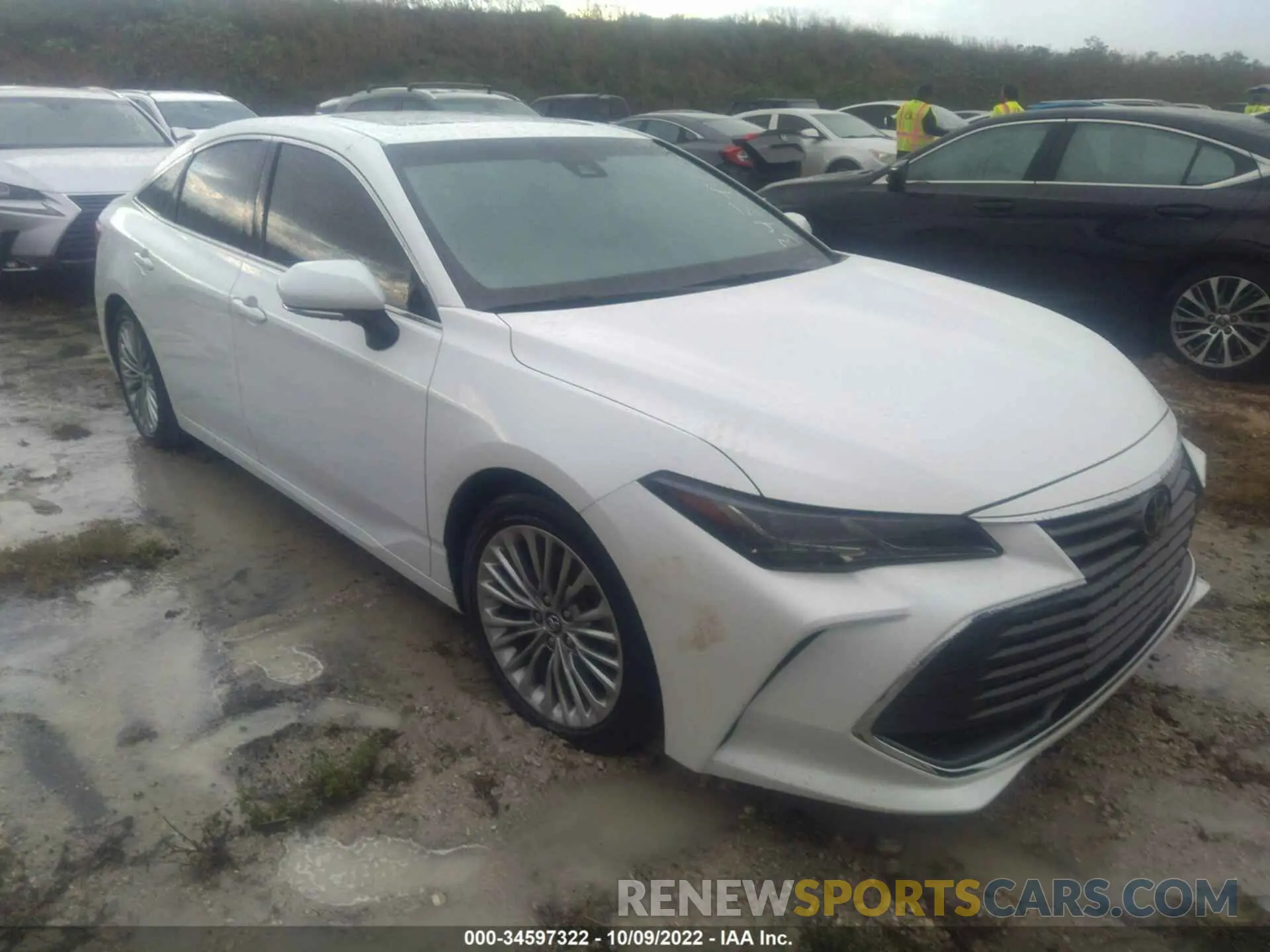 1 Photograph of a damaged car 4T1BZ1FBXKU032166 TOYOTA AVALON 2019