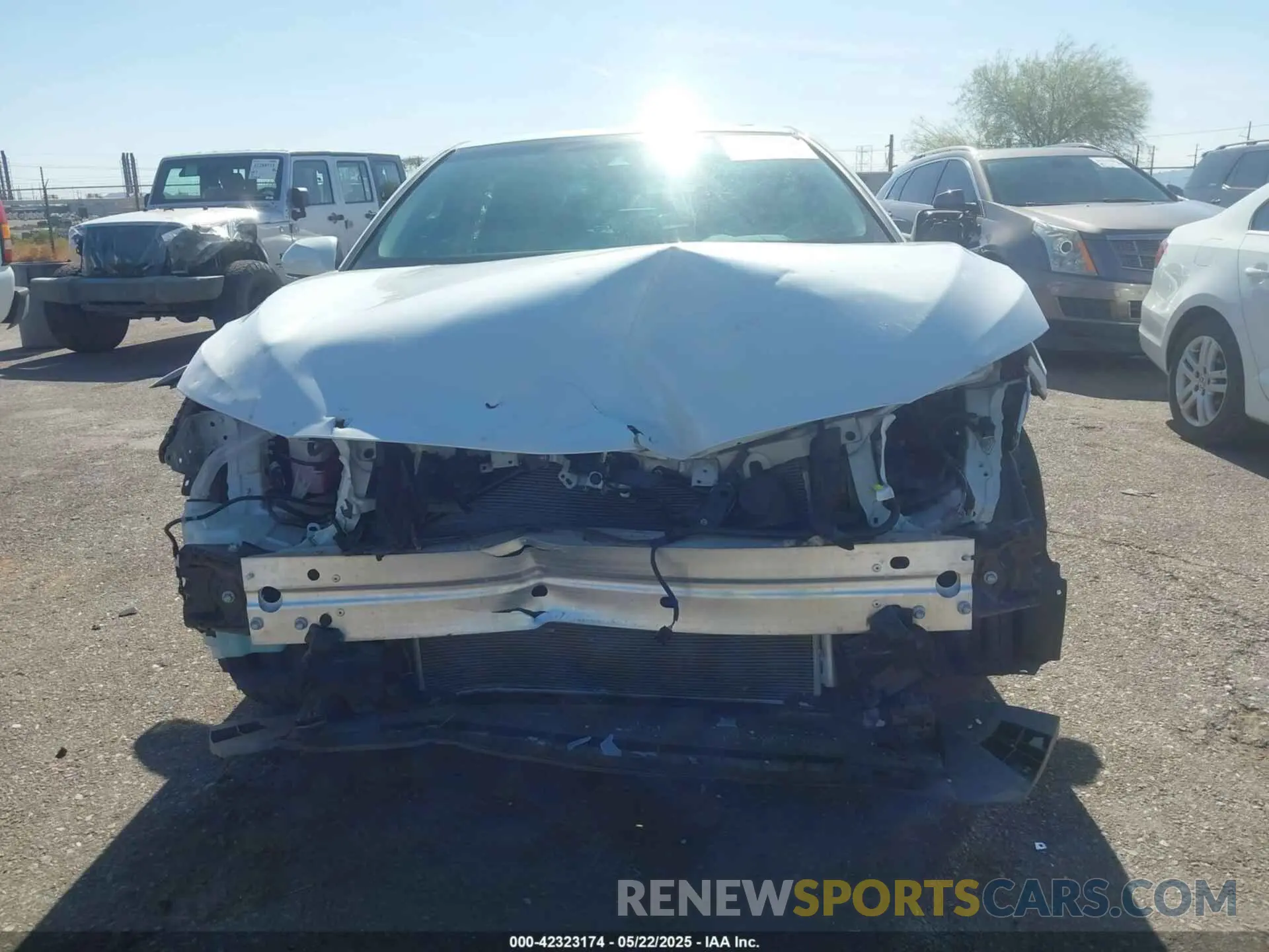 12 Photograph of a damaged car 4T1AZ1FB0LU041391 TOYOTA AVALON 2020
