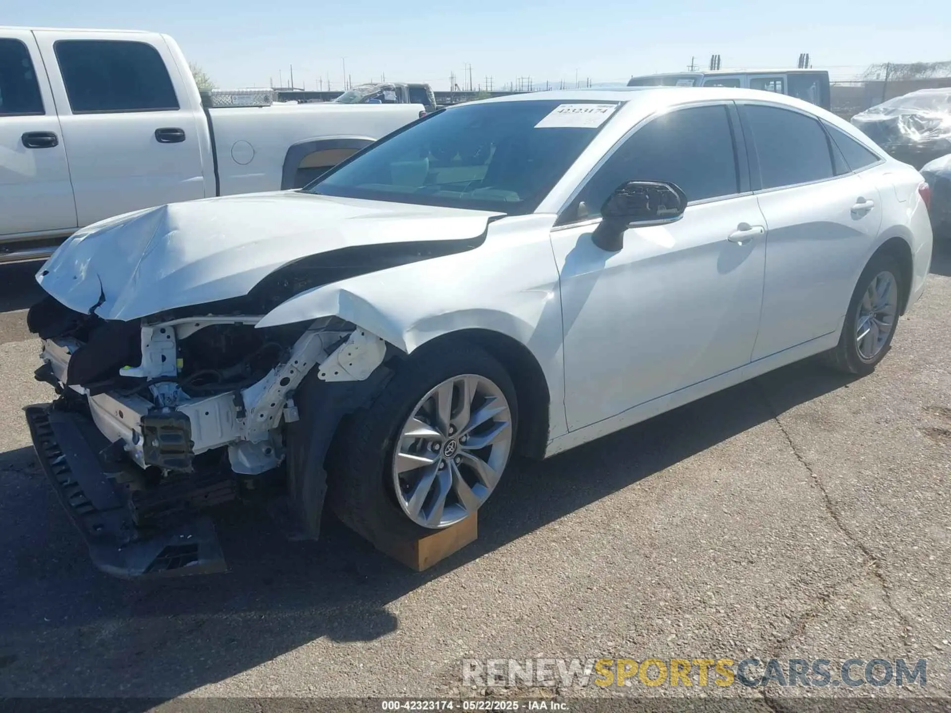 2 Photograph of a damaged car 4T1AZ1FB0LU041391 TOYOTA AVALON 2020