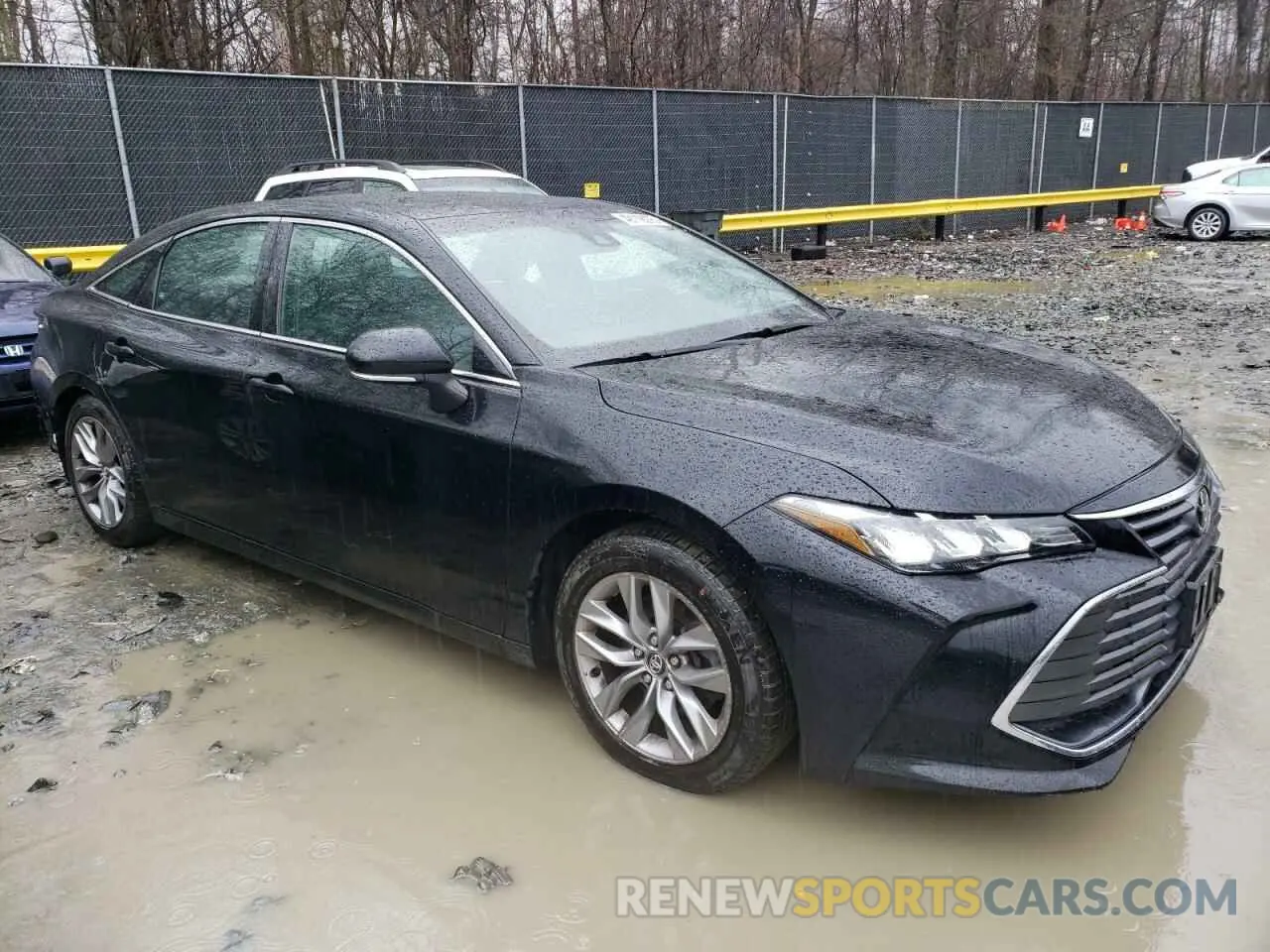 4 Photograph of a damaged car 4T1AZ1FB4LU043970 TOYOTA AVALON 2020