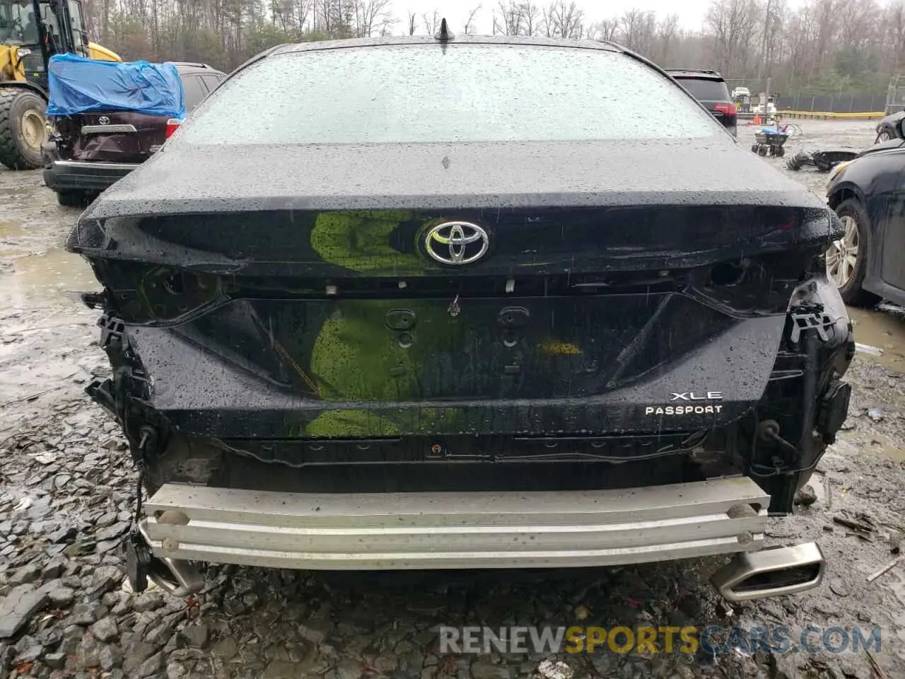 6 Photograph of a damaged car 4T1AZ1FB4LU043970 TOYOTA AVALON 2020