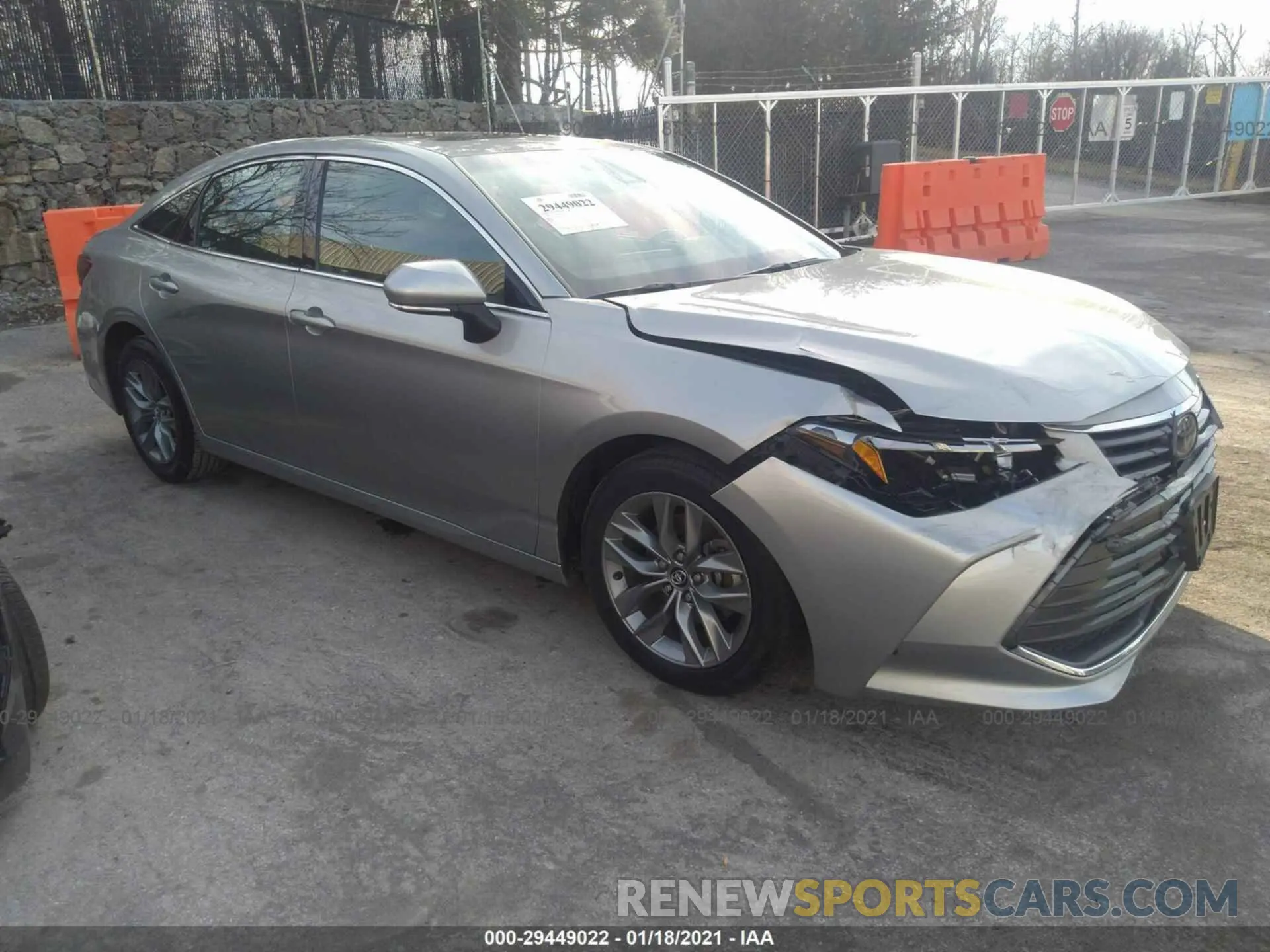 1 Photograph of a damaged car 4T1AZ1FB5LU039359 TOYOTA AVALON 2020