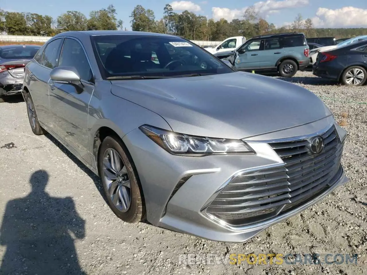 1 Photograph of a damaged car 4T1AZ1FB8LU045091 TOYOTA AVALON 2020