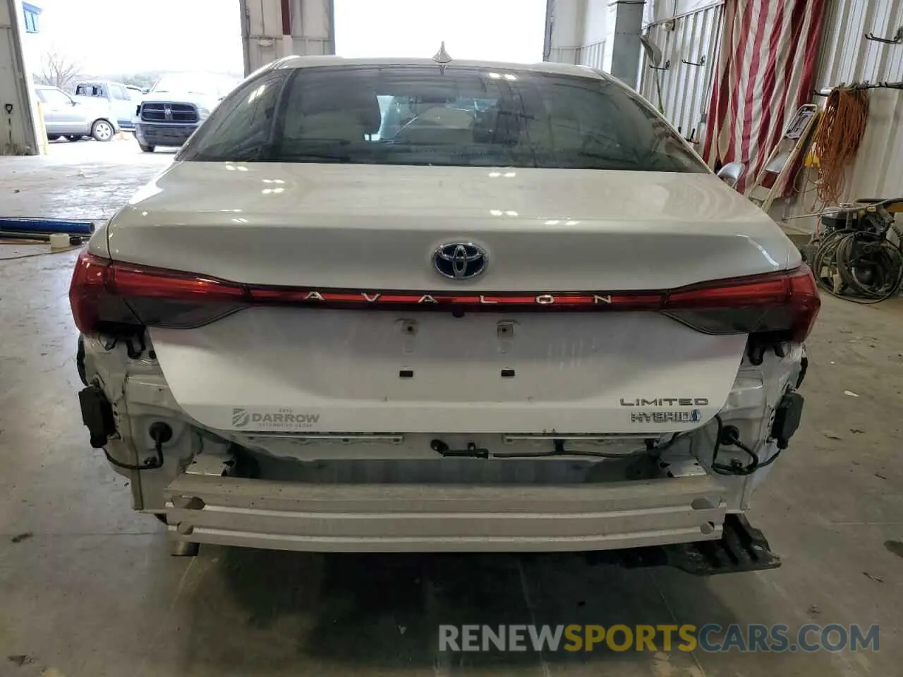 6 Photograph of a damaged car 4T1C21FB1LU012821 TOYOTA AVALON 2020