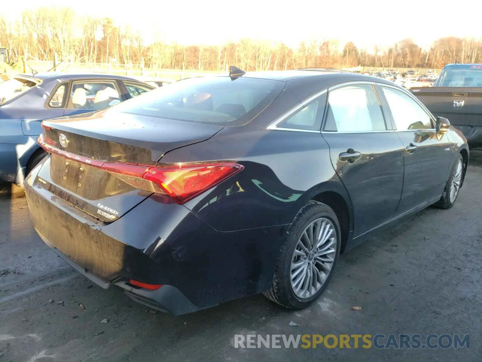 4 Photograph of a damaged car 4T1D21FB4LU018276 TOYOTA AVALON 2020