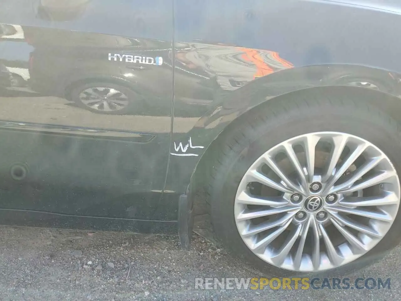 12 Photograph of a damaged car 4T1D21FBXLU018363 TOYOTA AVALON 2020