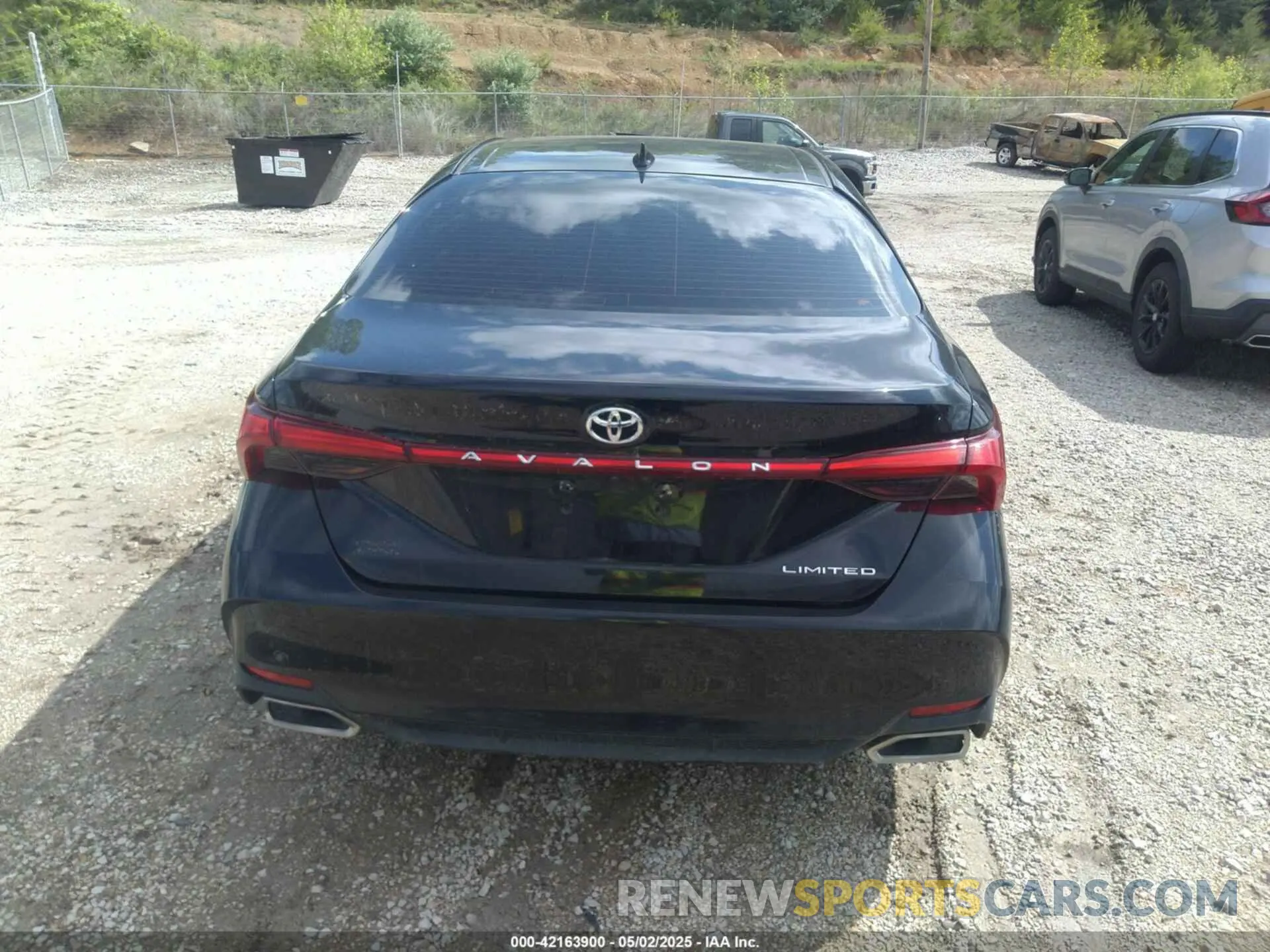 17 Photograph of a damaged car 4T1DZ1FB0LU041968 TOYOTA AVALON 2020