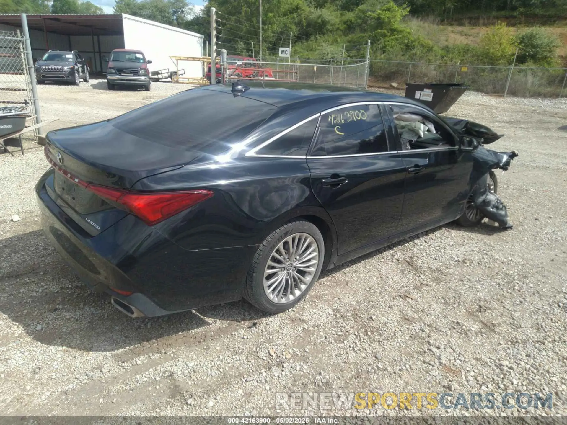 4 Photograph of a damaged car 4T1DZ1FB0LU041968 TOYOTA AVALON 2020