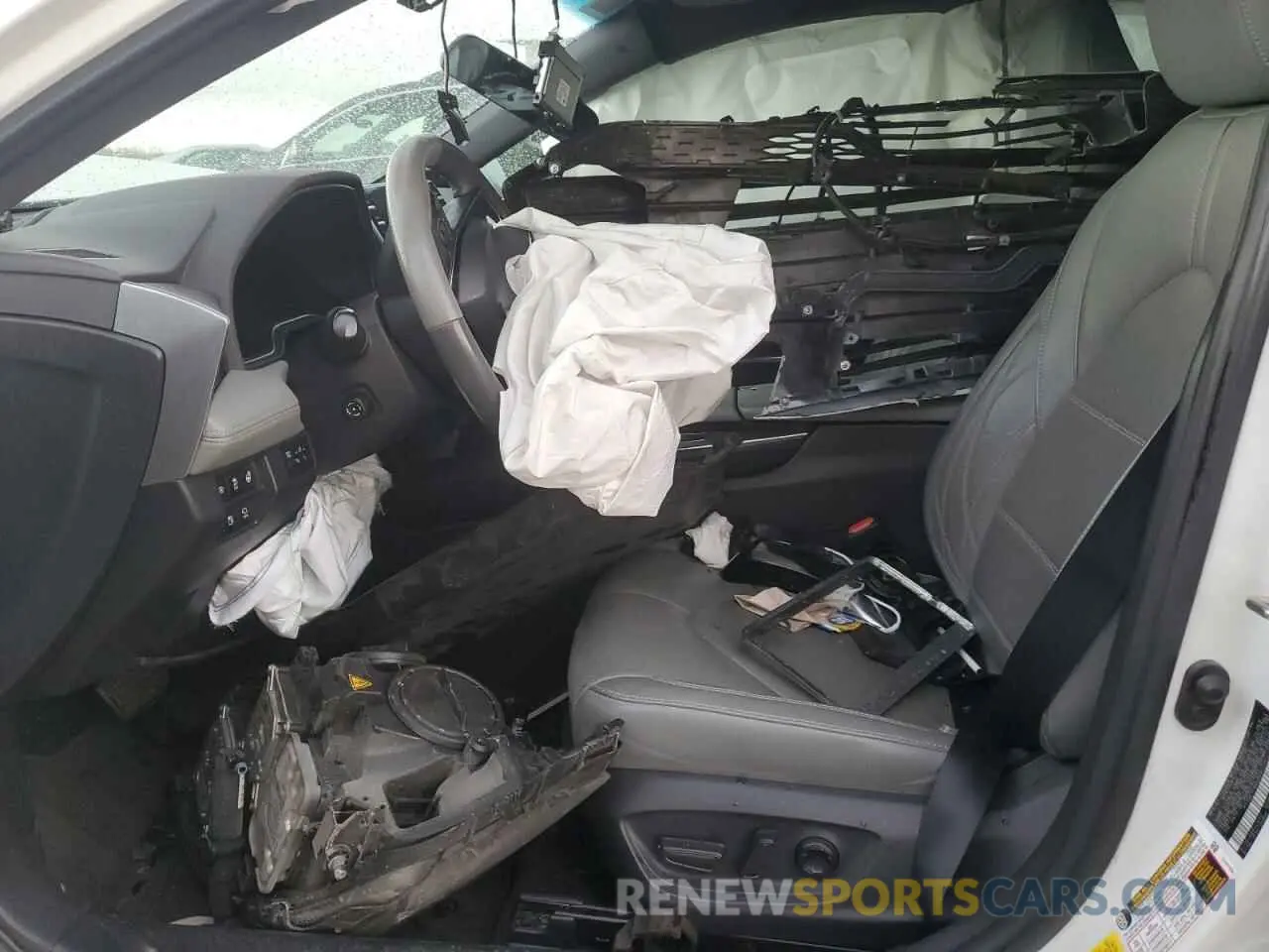 7 Photograph of a damaged car 4T1DZ1FB0LU052114 TOYOTA AVALON 2020