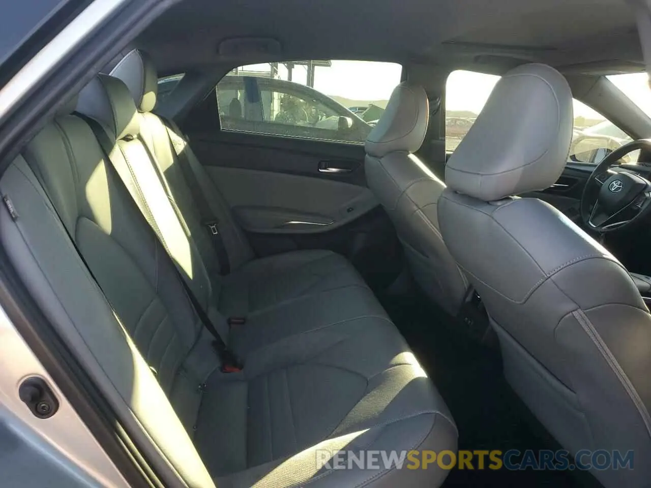 10 Photograph of a damaged car 4T1E21FB1LU014478 TOYOTA AVALON 2020