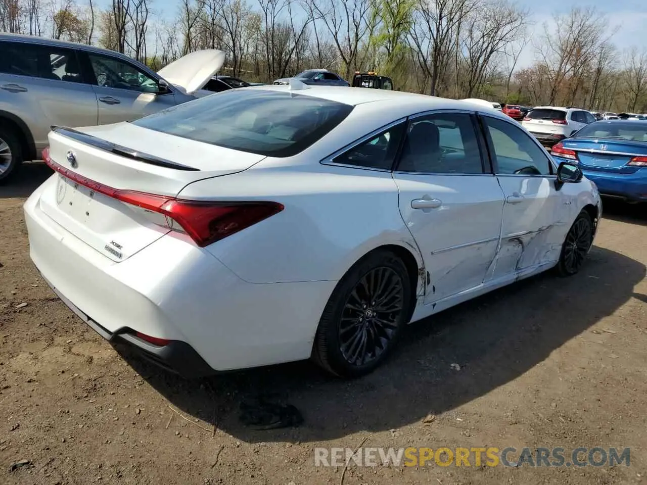 3 Photograph of a damaged car 4T1E21FB5LU013379 TOYOTA AVALON 2020